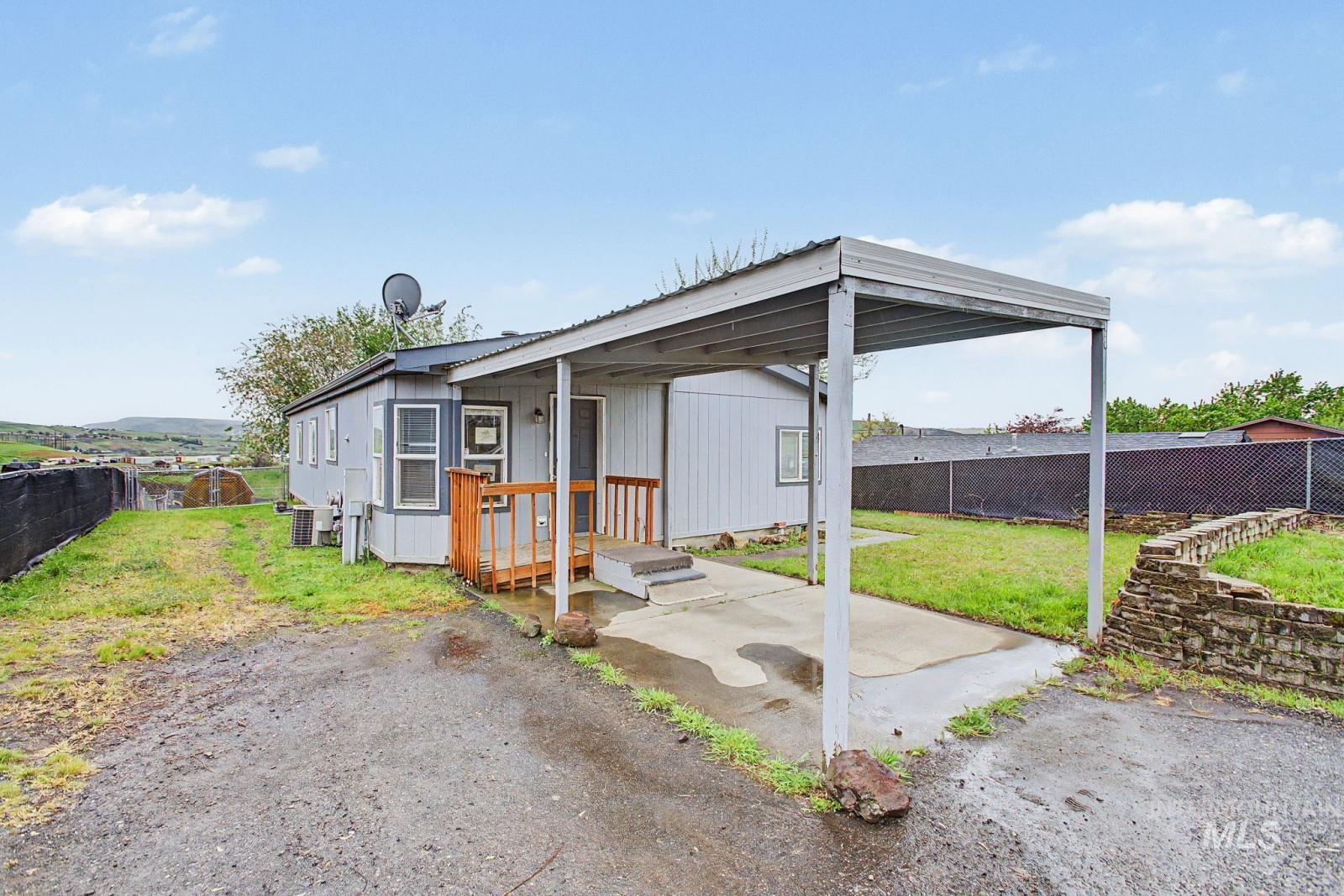 1133 Riverview St, Lewiston, Idaho 83501, 3 Bedrooms, 2 Bathrooms, Residential For Sale, Price $262,500,MLS 98985436
