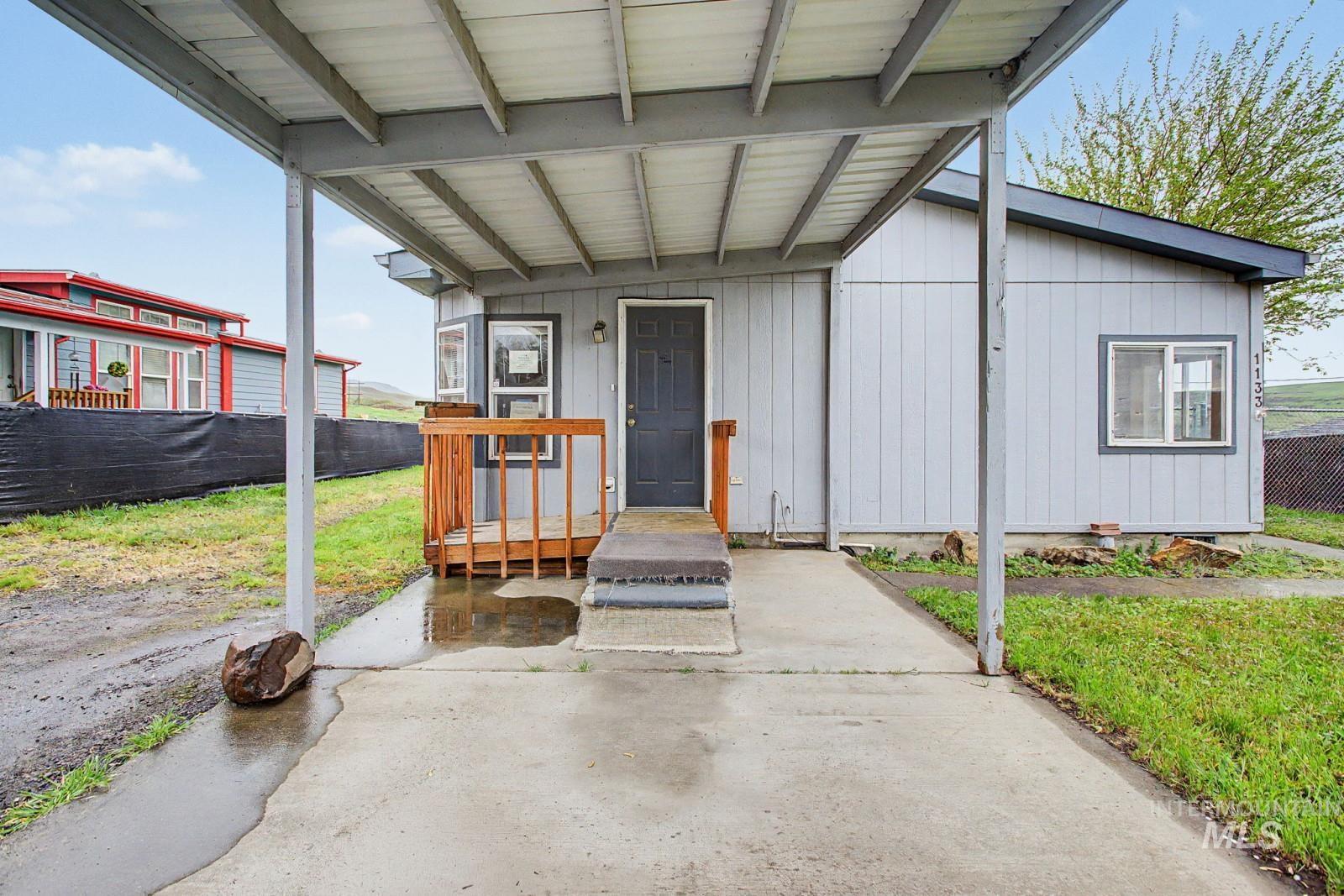 1133 Riverview St, Lewiston, Idaho 83501, 3 Bedrooms, 2 Bathrooms, Residential For Sale, Price $262,500,MLS 98985436