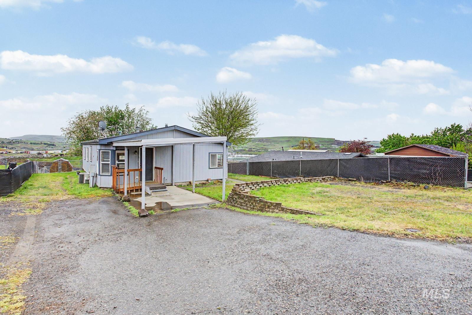 1133 Riverview St, Lewiston, Idaho 83501, 3 Bedrooms, 2 Bathrooms, Residential For Sale, Price $262,500,MLS 98985436