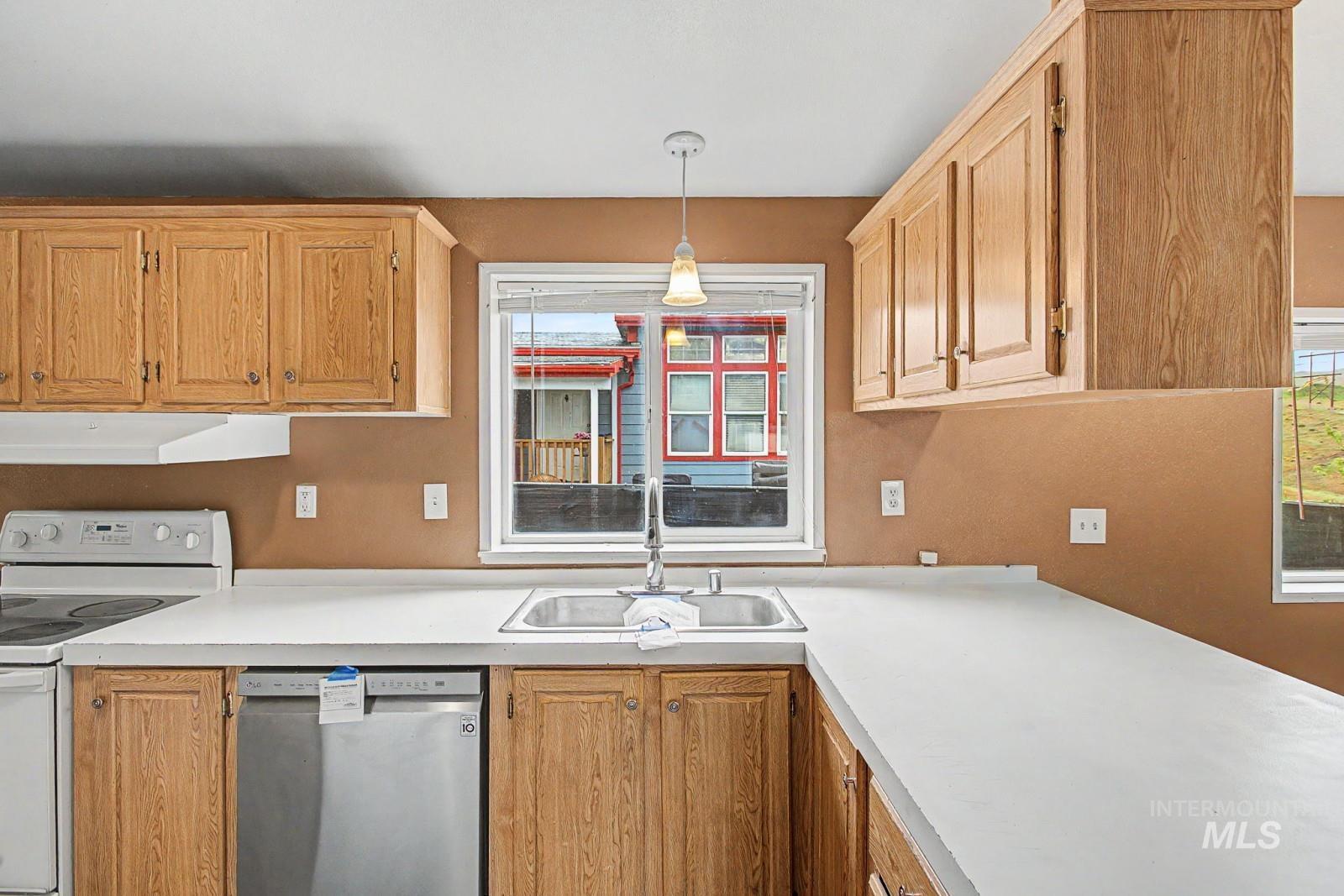 1133 Riverview St, Lewiston, Idaho 83501, 3 Bedrooms, 2 Bathrooms, Residential For Sale, Price $262,500,MLS 98985436