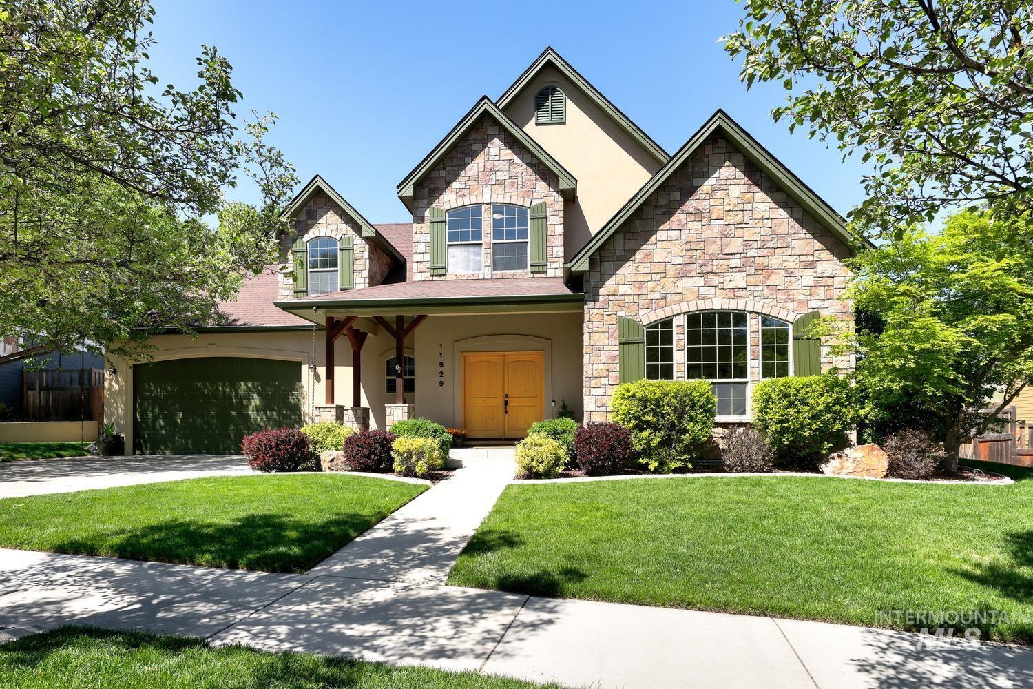 11929 N Humphreys Place, Boise, Idaho 83714, 4 Bedrooms, 2.5 Bathrooms, Residential For Sale, Price $1,045,000,MLS 98985437
