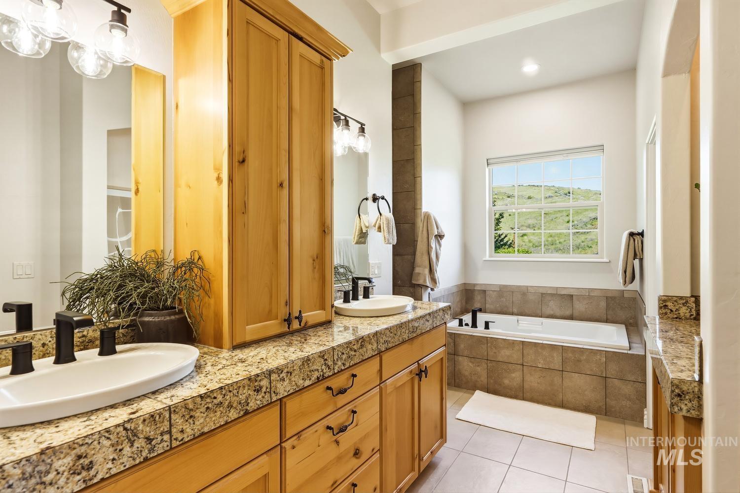 11929 N Humphreys Place, Boise, Idaho 83714, 4 Bedrooms, 2.5 Bathrooms, Residential For Sale, Price $1,045,000,MLS 98985437