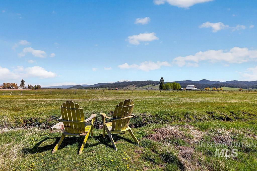 13100 Farm To Market Road, Donnelly, Idaho 83615, 3 Bedrooms, 2 Bathrooms, Residential For Sale, Price $1,269,000,MLS 98985444