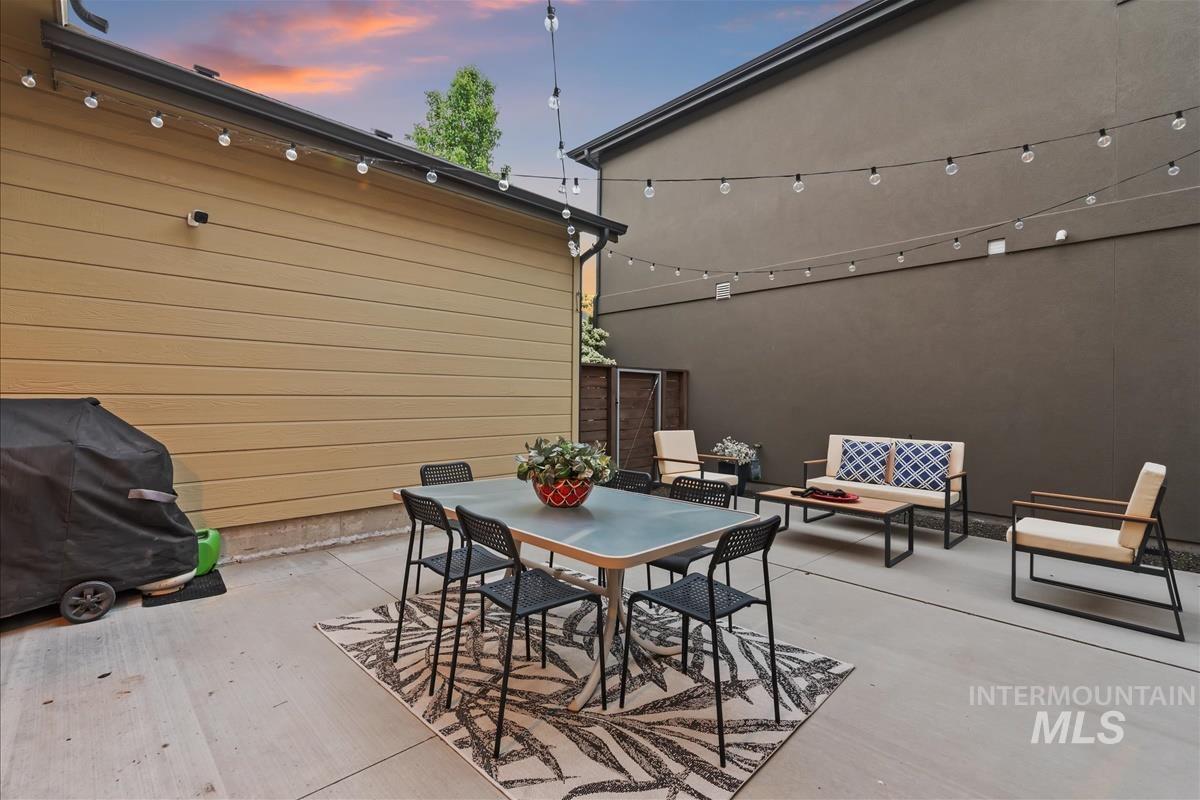 3042 S Shadywood Way, Boise, Idaho 83716, 4 Bedrooms, 2.5 Bathrooms, Residential For Sale, Price $899,900,MLS 98985445