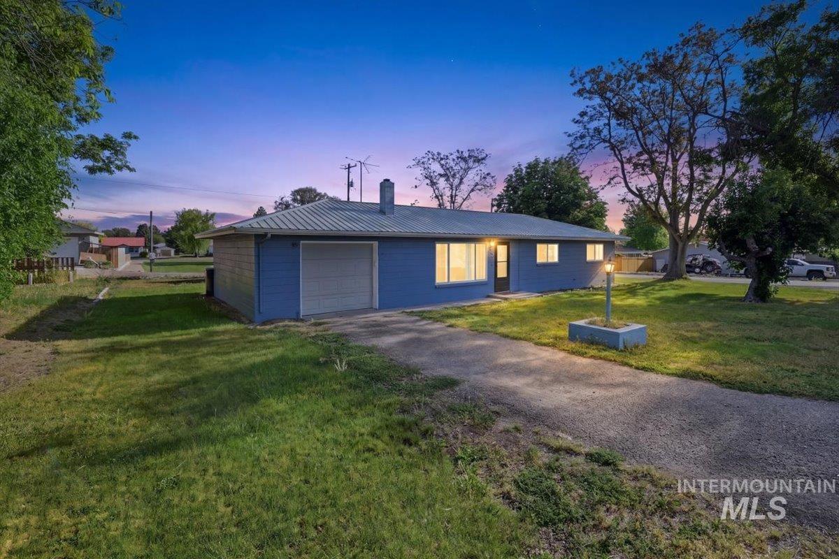 404 Motzko St, Marsing, Idaho 83639, 4 Bedrooms, 1.5 Bathrooms, Residential For Sale, Price $349,900, 98985450