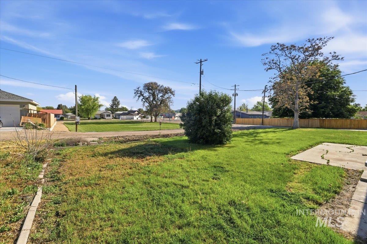 404 Motzko St, Marsing, Idaho 83639, 4 Bedrooms, 1.5 Bathrooms, Residential For Sale, Price $349,900,MLS 98985450