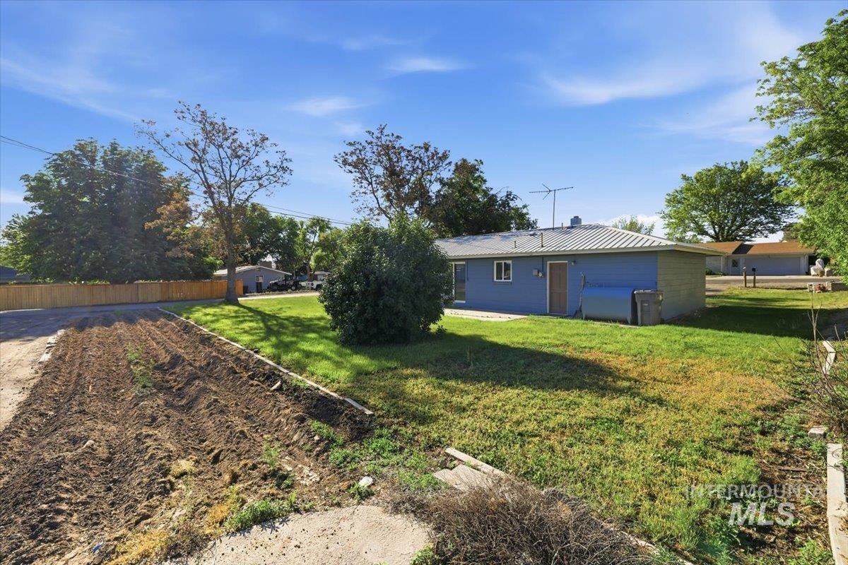 404 Motzko St, Marsing, Idaho 83639, 4 Bedrooms, 1.5 Bathrooms, Residential For Sale, Price $349,900,MLS 98985450