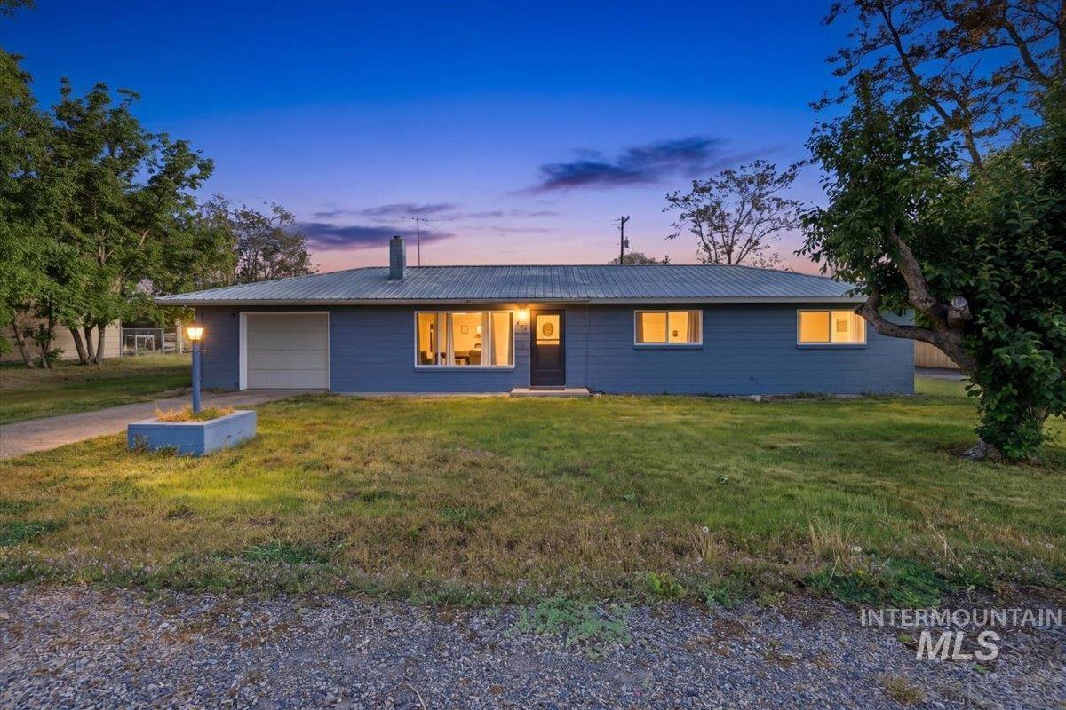 404 Motzko St, Marsing, Idaho 83639, 4 Bedrooms, 1.5 Bathrooms, Residential For Sale, Price $349,900,MLS 98985450