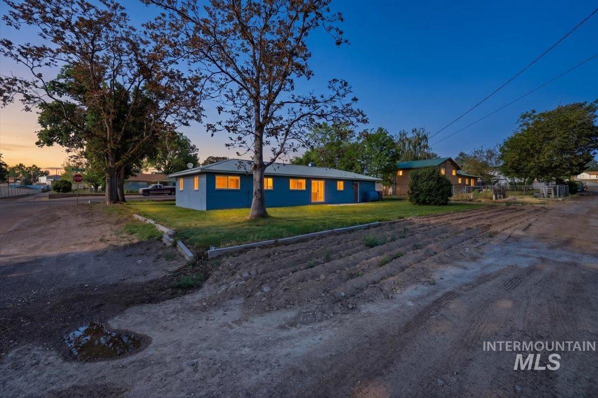 404 Motzko St, Marsing, Idaho 83639, 4 Bedrooms, 1.5 Bathrooms, Residential For Sale, Price $349,900,MLS 98985450