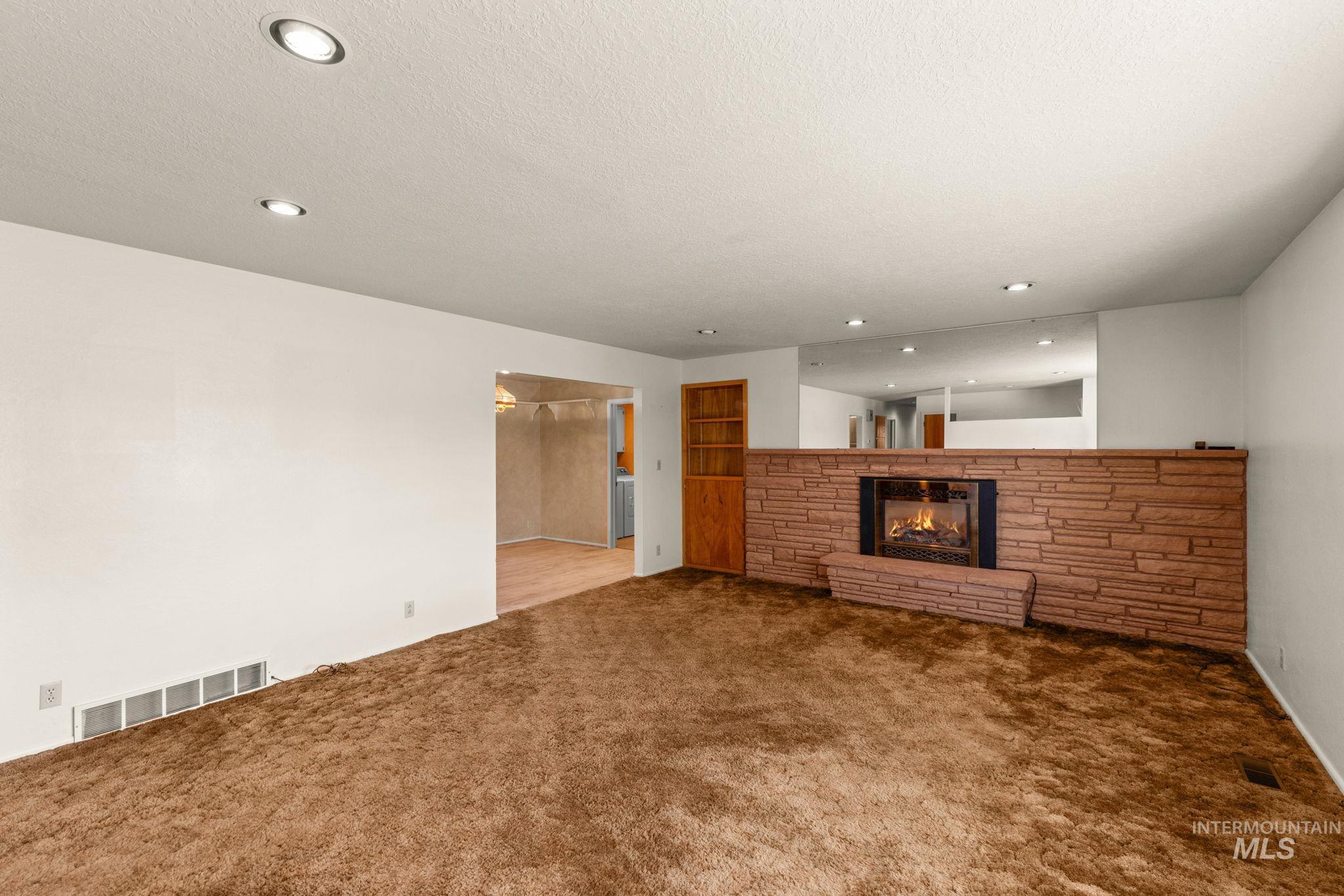 1337 Holly Dr, Twin Falls, Idaho 83301, 4 Bedrooms, 3 Bathrooms, Residential For Sale, Price $20,000,MLS 98985451
