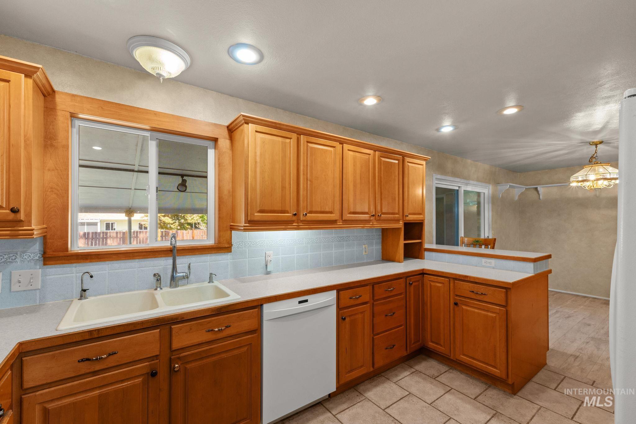 1337 Holly Dr, Twin Falls, Idaho 83301, 4 Bedrooms, 3 Bathrooms, Residential For Sale, Price $20,000,MLS 98985451