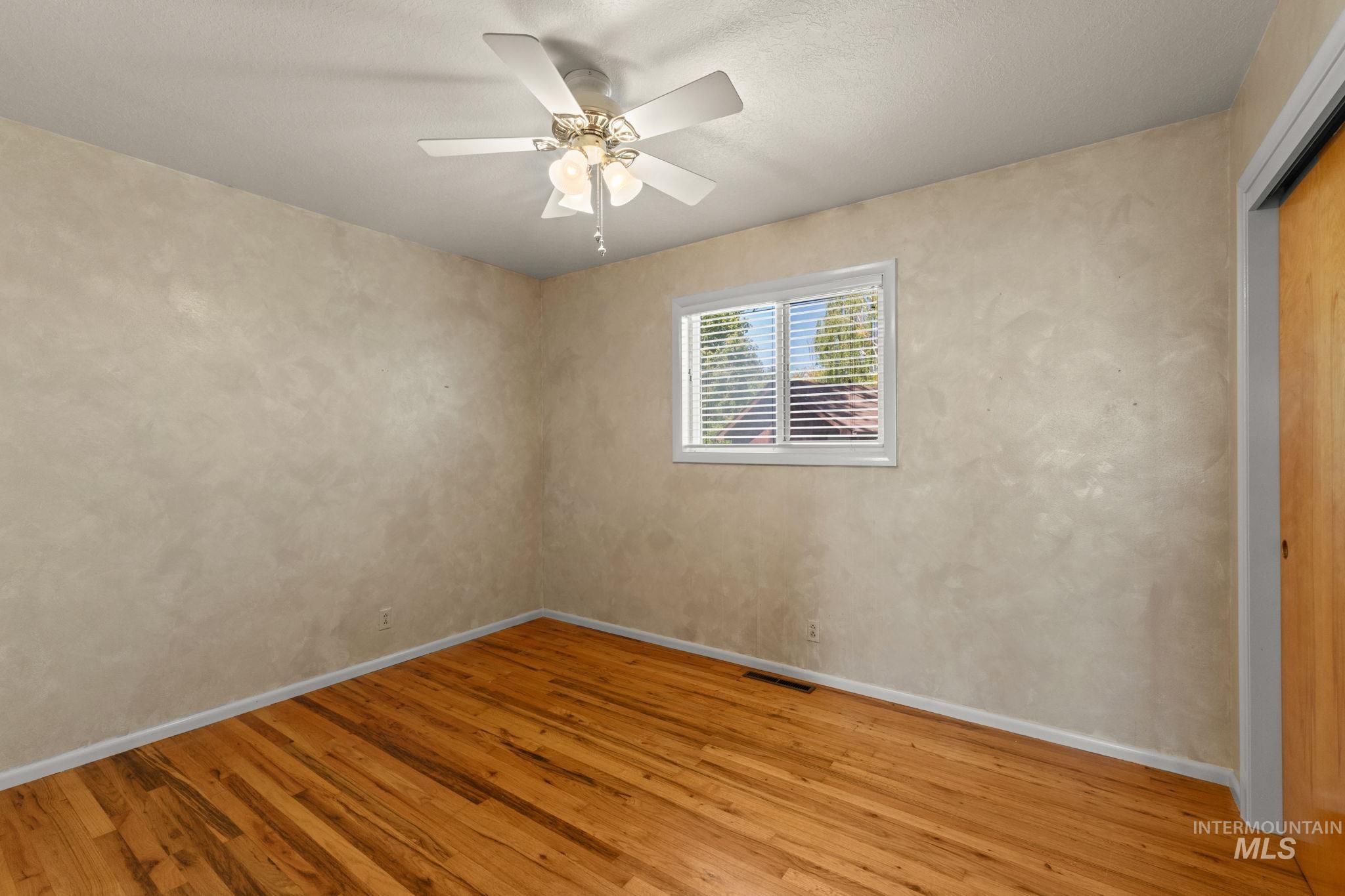 1337 Holly Dr, Twin Falls, Idaho 83301, 4 Bedrooms, 3 Bathrooms, Residential For Sale, Price $20,000,MLS 98985451