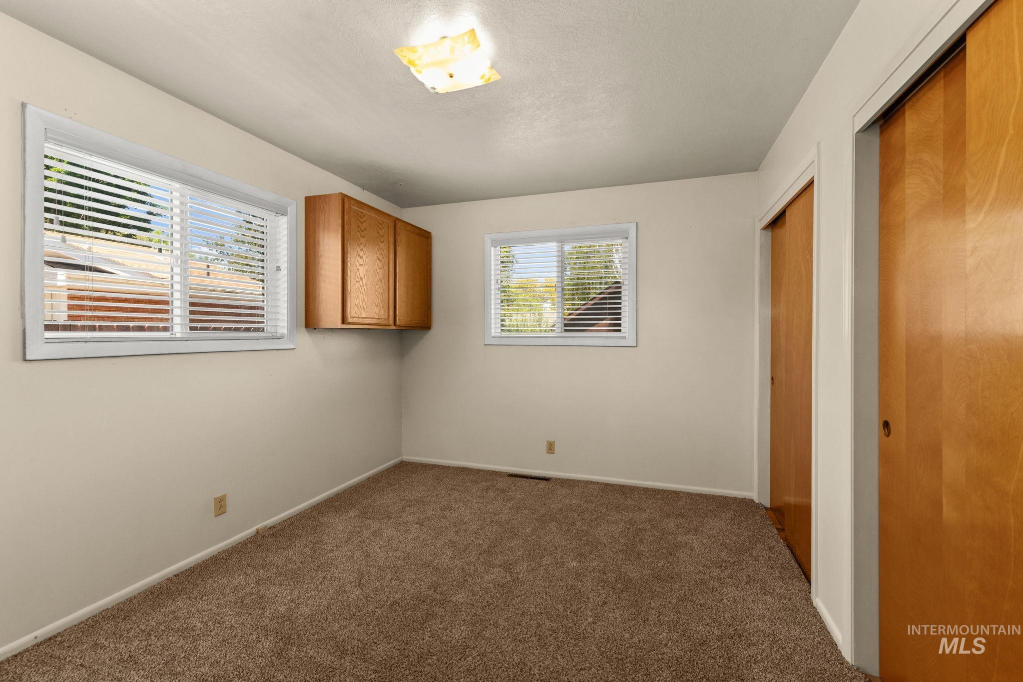 1337 Holly Dr, Twin Falls, Idaho 83301, 4 Bedrooms, 3 Bathrooms, Residential For Sale, Price $20,000,MLS 98985451