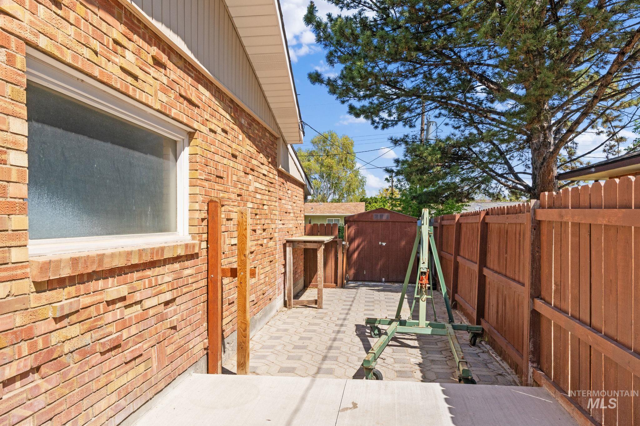 1337 Holly Dr, Twin Falls, Idaho 83301, 4 Bedrooms, 3 Bathrooms, Residential For Sale, Price $20,000,MLS 98985451