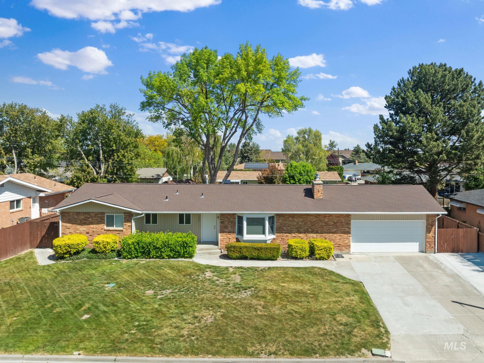 1337 Holly Dr, Twin Falls, Idaho 83301, 4 Bedrooms, 3 Bathrooms, Residential For Sale, Price $20,000,MLS 98985451