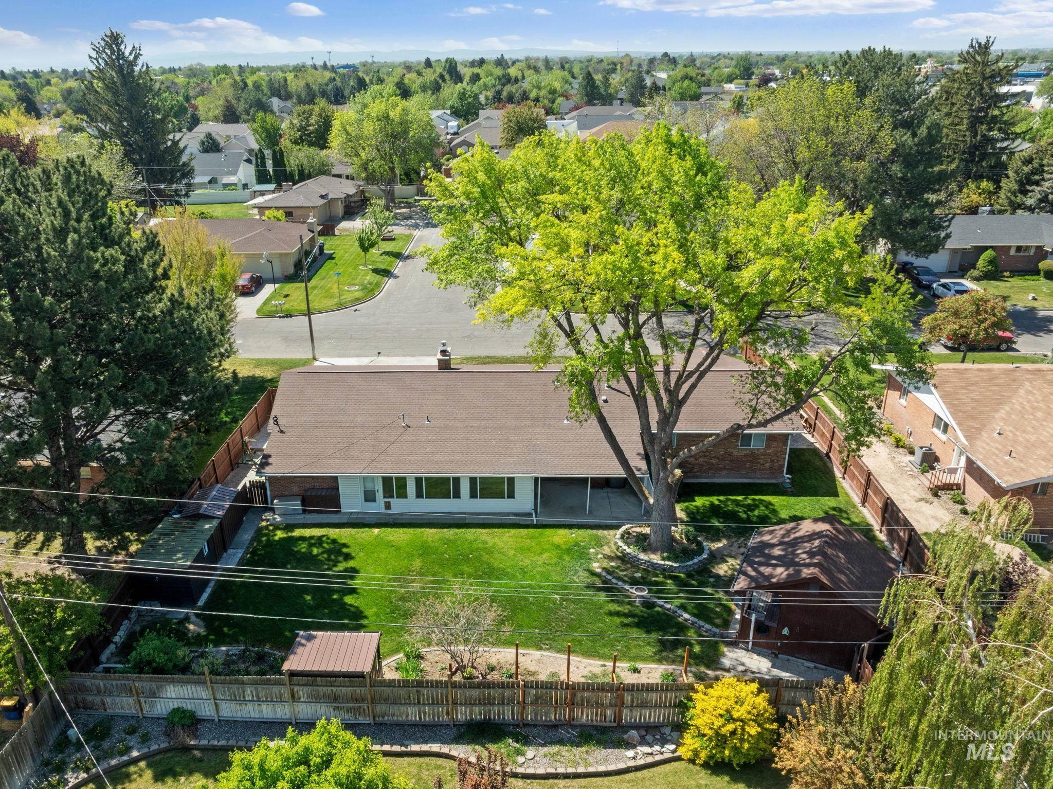 1337 Holly Dr, Twin Falls, Idaho 83301, 4 Bedrooms, 3 Bathrooms, Residential For Sale, Price $20,000,MLS 98985451