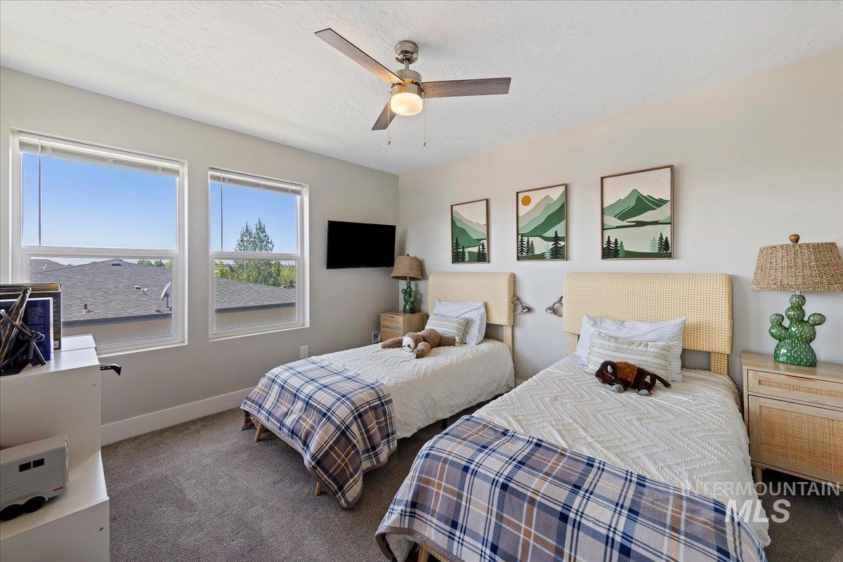 3894 W Crossley dr, Eagle, Idaho 83616, 4 Bedrooms, 3 Bathrooms, Residential For Sale, Price $650,000,MLS 98985453