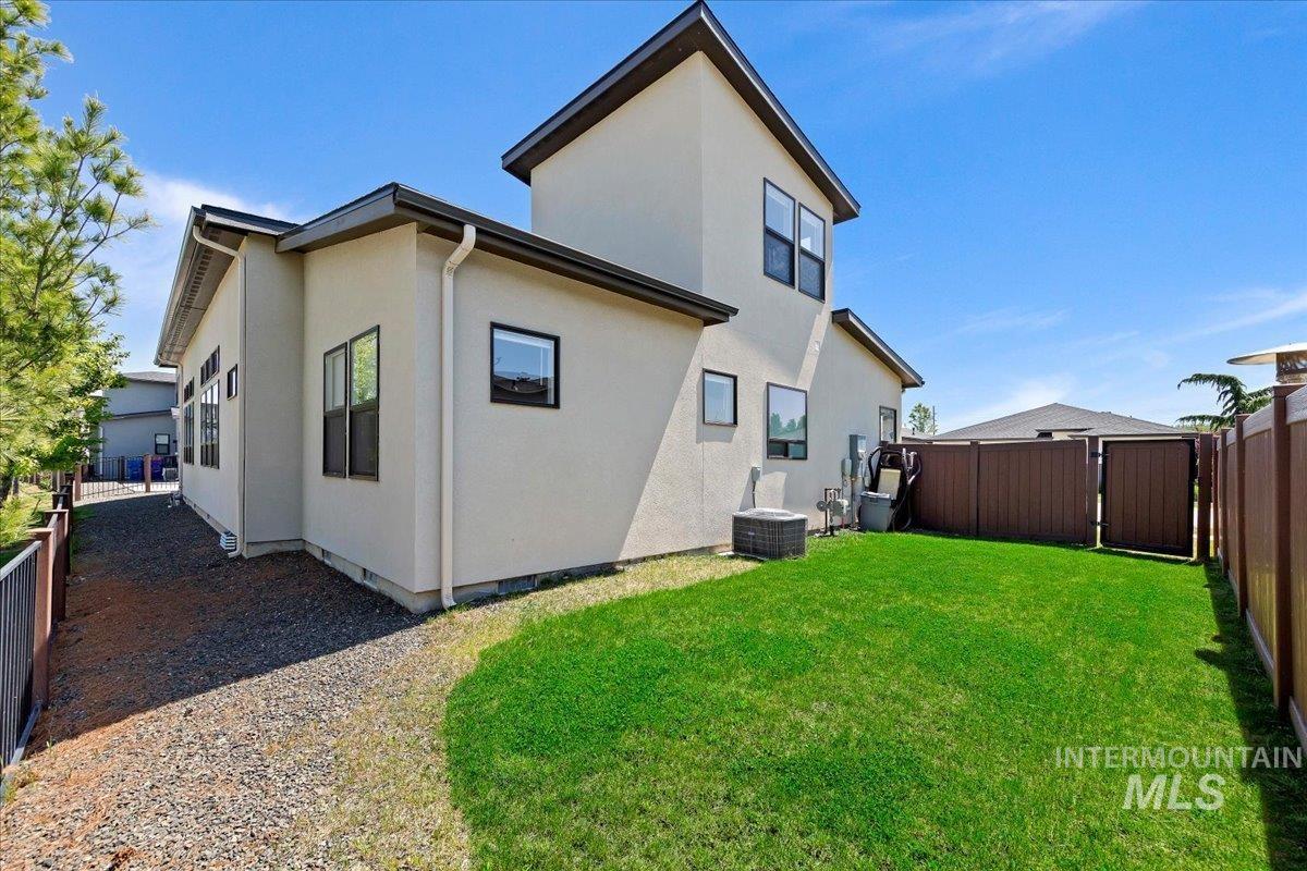 3894 W Crossley dr, Eagle, Idaho 83616, 4 Bedrooms, 3 Bathrooms, Residential For Sale, Price $650,000,MLS 98985453