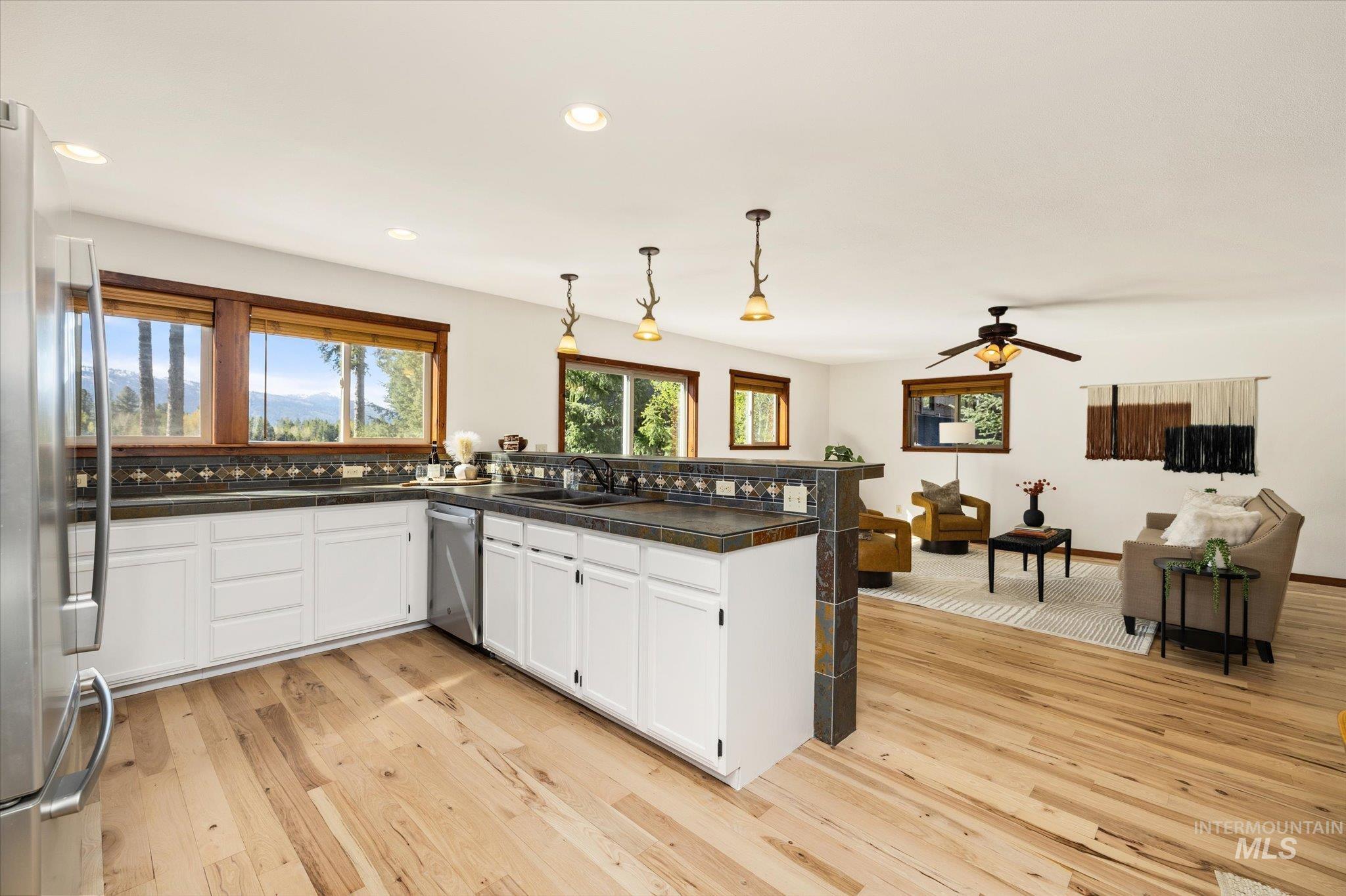 216 Hereford Pl, Donnelly, Idaho 83615, 4 Bedrooms, 2 Bathrooms, Residential For Sale, Price $1,750,000,MLS 98985454