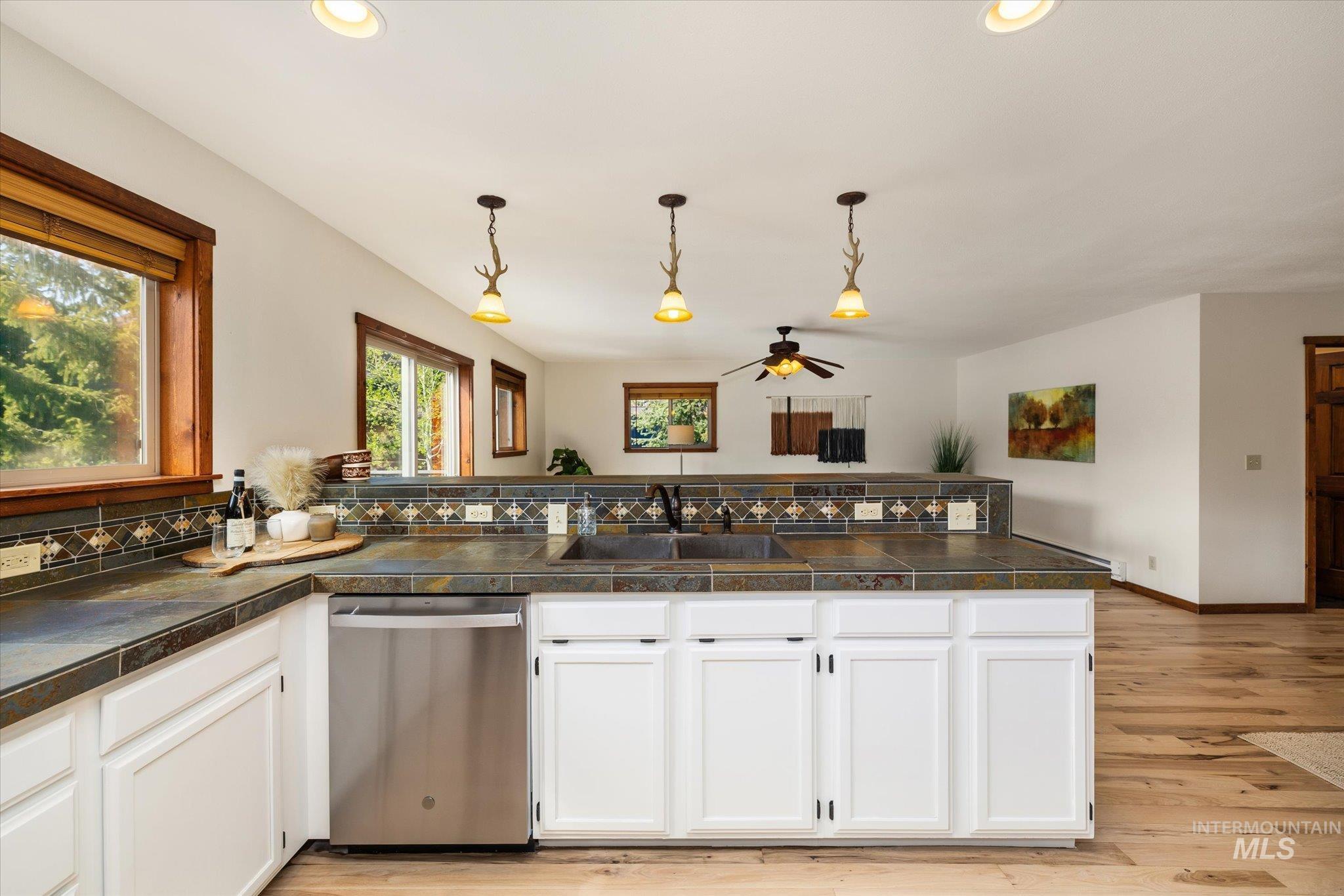 216 Hereford Pl, Donnelly, Idaho 83615, 4 Bedrooms, 2 Bathrooms, Residential For Sale, Price $1,750,000,MLS 98985454
