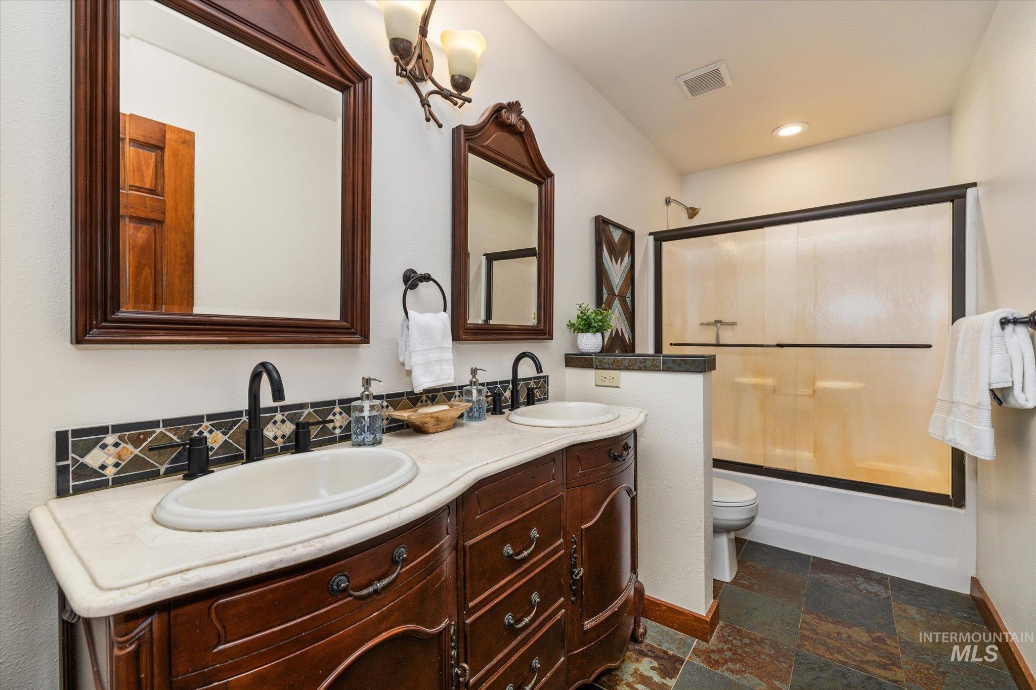 216 Hereford Pl, Donnelly, Idaho 83615, 4 Bedrooms, 2 Bathrooms, Residential For Sale, Price $1,750,000,MLS 98985454