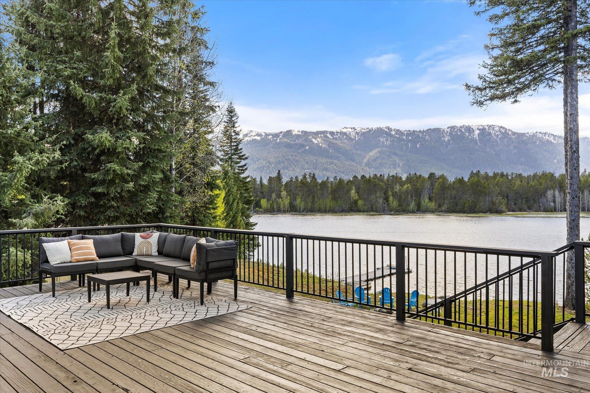 216 Hereford Pl, Donnelly, Idaho 83615, 4 Bedrooms, 2 Bathrooms, Residential For Sale, Price $1,750,000,MLS 98985454
