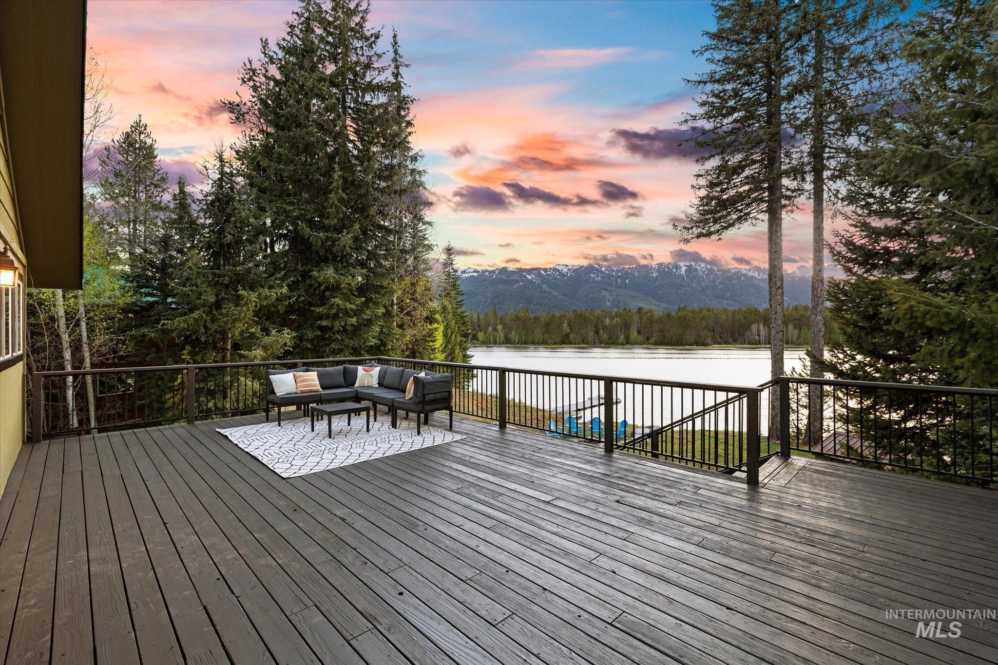 216 Hereford Pl, Donnelly, Idaho 83615, 4 Bedrooms, 2 Bathrooms, Residential For Sale, Price $1,750,000,MLS 98985454