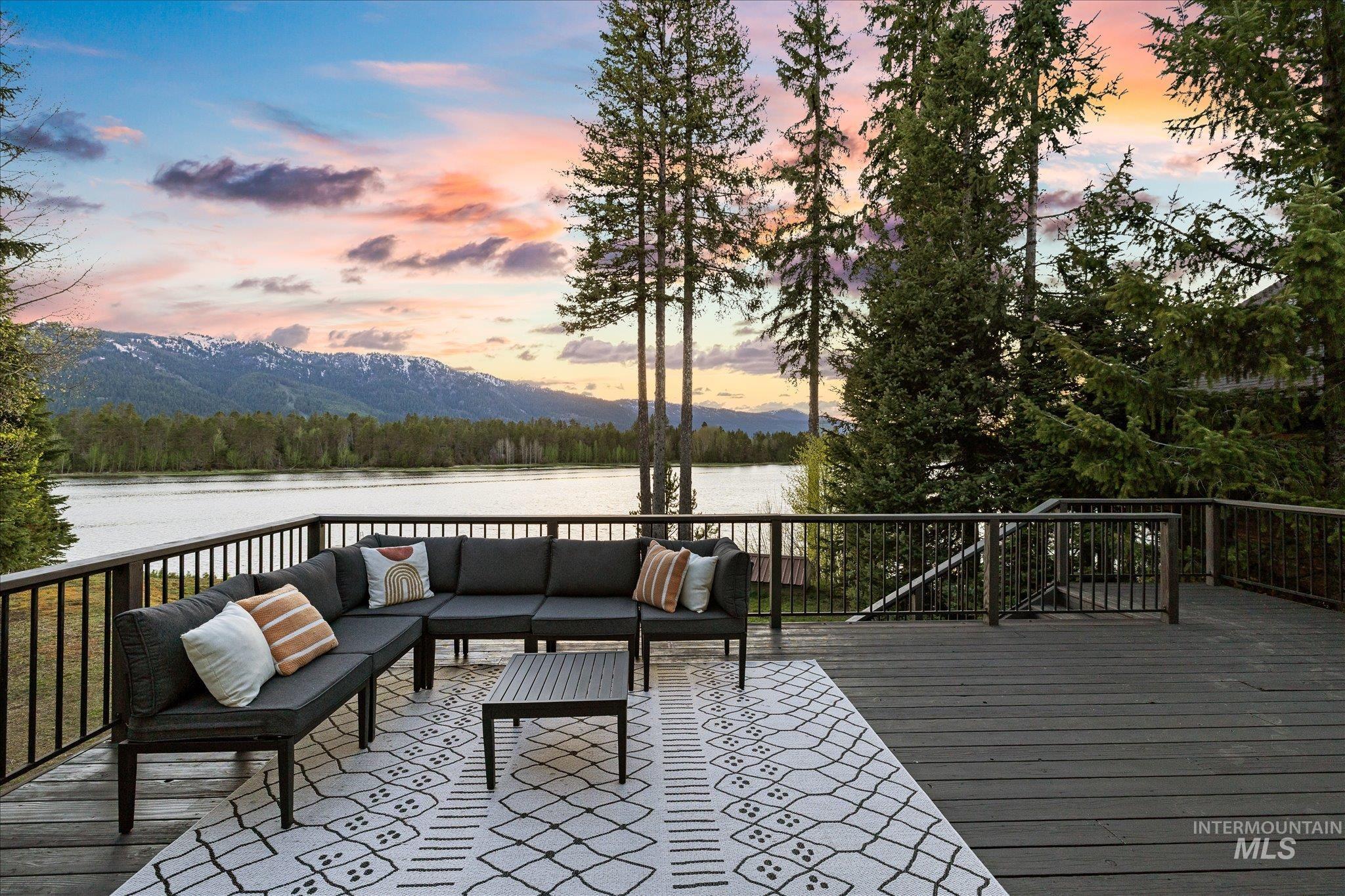 216 Hereford Pl, Donnelly, Idaho 83615, 4 Bedrooms, 2 Bathrooms, Residential For Sale, Price $1,750,000,MLS 98985454