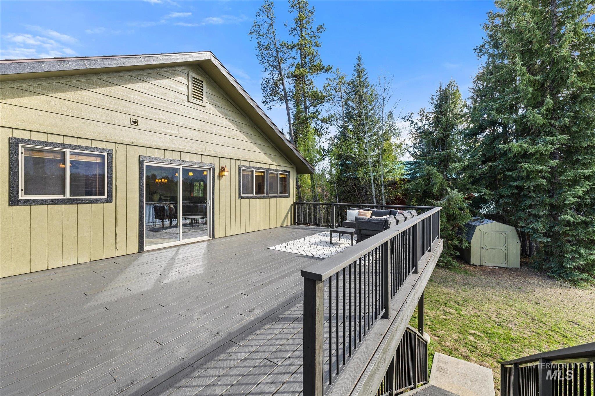 216 Hereford Pl, Donnelly, Idaho 83615, 4 Bedrooms, 2 Bathrooms, Residential For Sale, Price $1,750,000,MLS 98985454