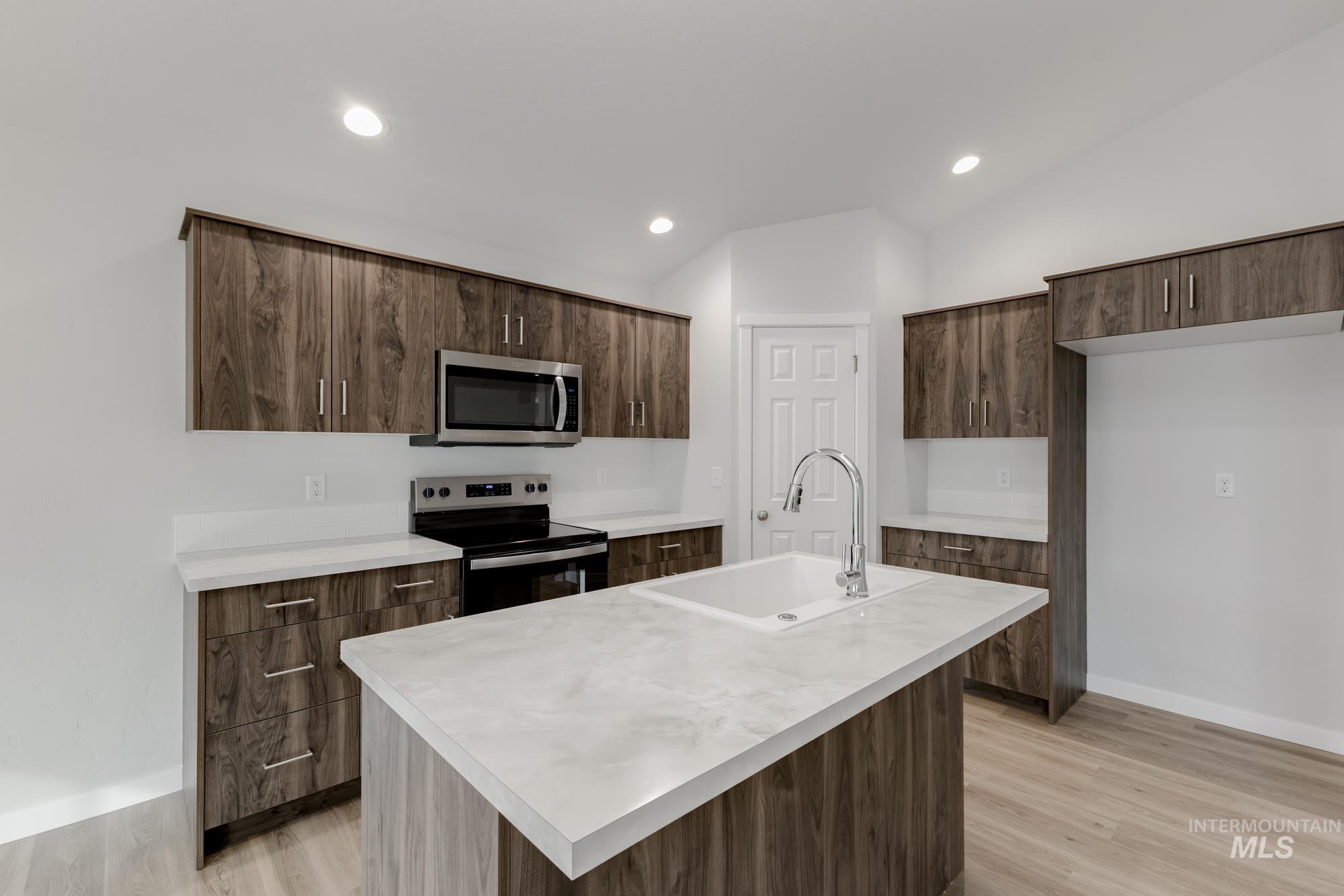 542 Oliver St, Emmett, Idaho 83617, 3 Bedrooms, 2 Bathrooms, Residential For Sale, Price $419,990,MLS 98985457