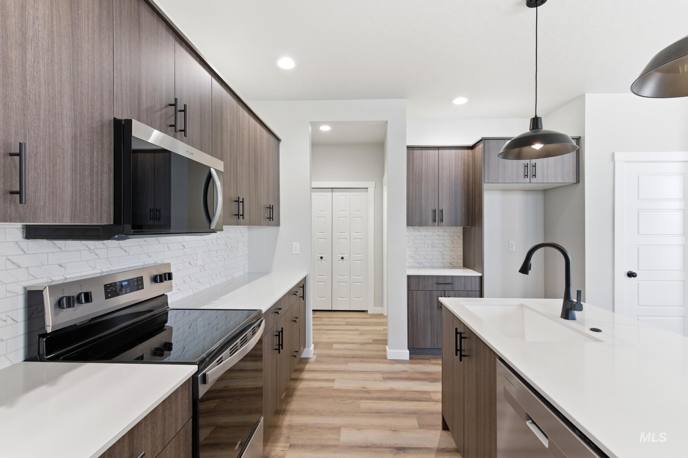 4278 N Camp Creek Ave, Meridian, Idaho 83646, 3 Bedrooms, 2.5 Bathrooms, Residential For Sale, Price $436,990, 98985462