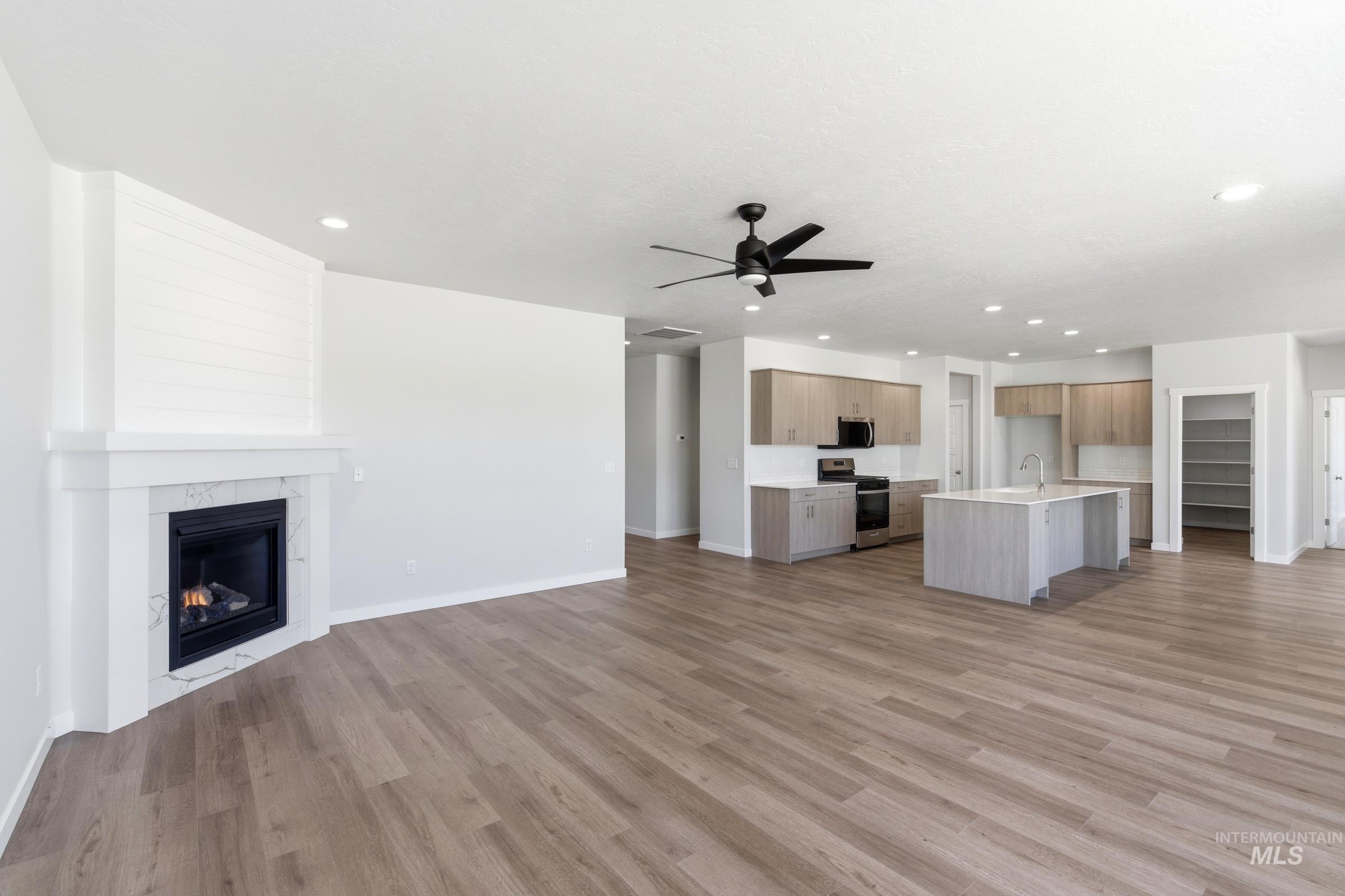 8296 E Presley Ct, Nampa, Idaho 83687, 4 Bedrooms, 3.5 Bathrooms, Residential For Sale, Price $599,990, 98985464