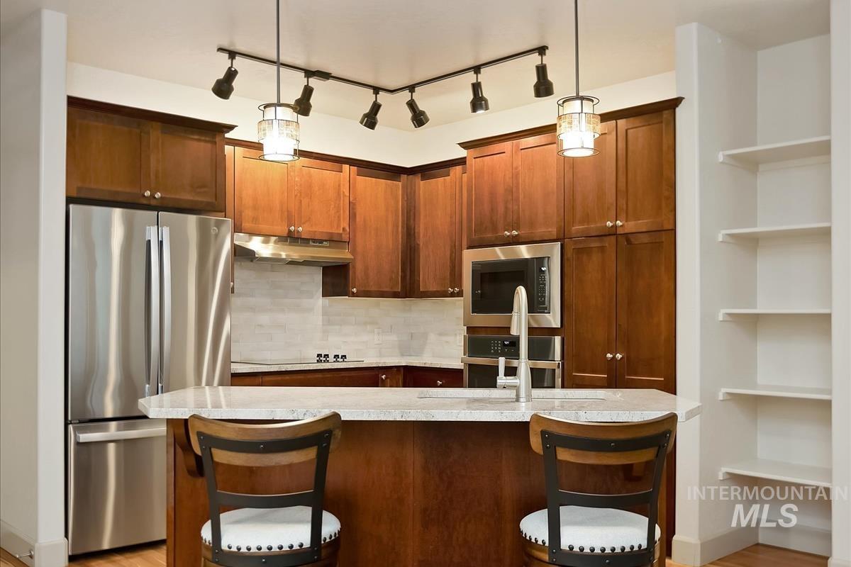 1244 E Winding Creek Drive, Eagle, Idaho 83616, 2 Bedrooms, 1.5 Bathrooms, Residential For Sale, Price $369,900,MLS 98985465