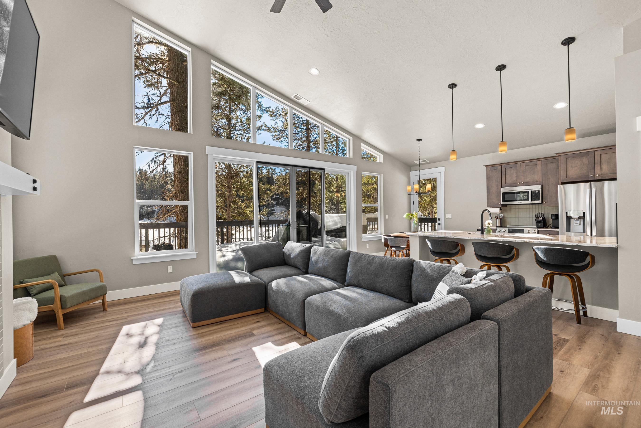 108 Eagle Shores, McCall, Idaho 83638, 3 Bedrooms, 3 Bathrooms, Residential For Sale, Price $1,349,000,MLS 98985468