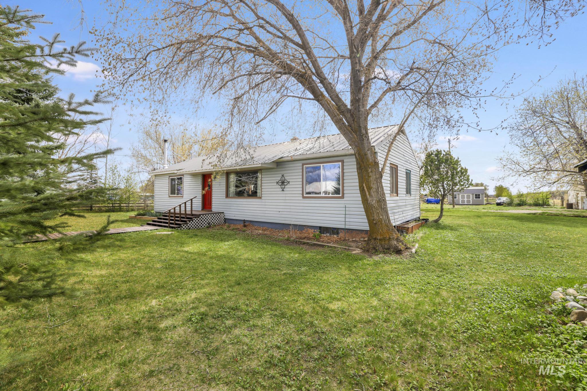 19591A Queens Crown Rd, Carey, Idaho 83320, 4 Bedrooms, 2 Bathrooms, Residential For Sale, Price $545,000,MLS 98985469