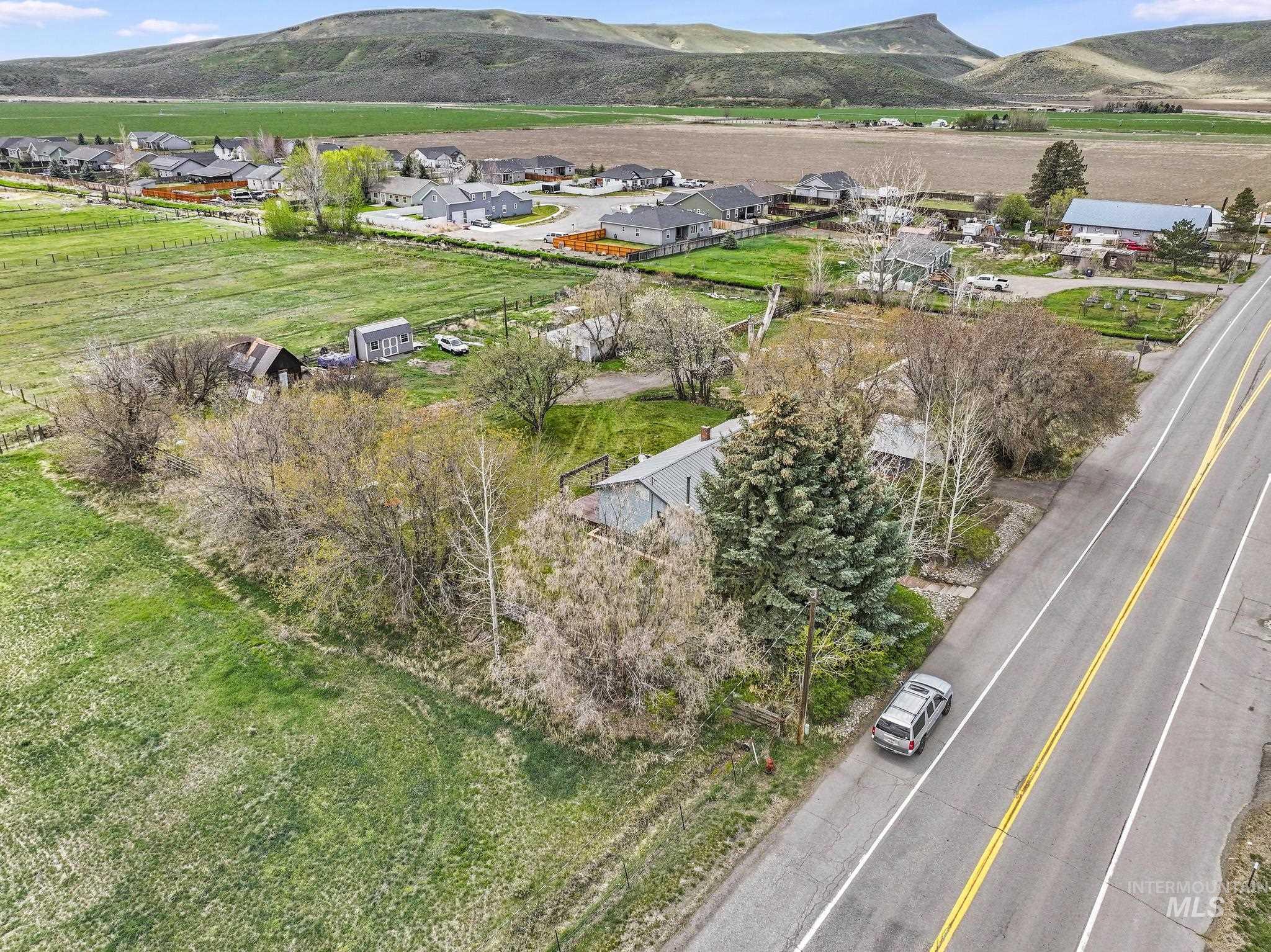 19591A Queens Crown Rd, Carey, Idaho 83320, 4 Bedrooms, 2 Bathrooms, Residential For Sale, Price $545,000,MLS 98985469