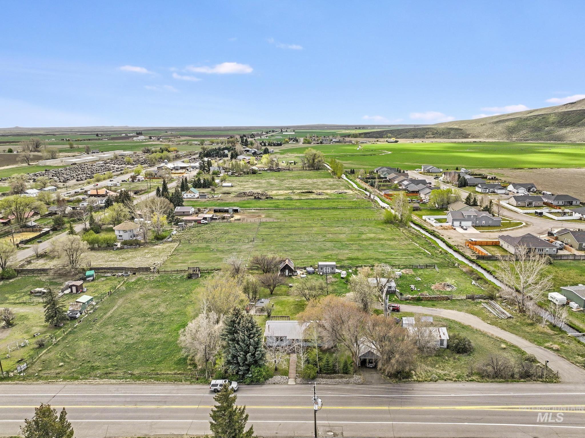 19591A Queens Crown Rd, Carey, Idaho 83320, 4 Bedrooms, 2 Bathrooms, Residential For Sale, Price $545,000,MLS 98985469