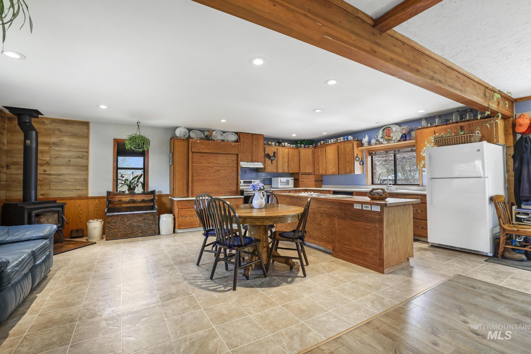 19591A Queens Crown Rd, Carey, Idaho 83320, 4 Bedrooms, 2 Bathrooms, Residential For Sale, Price $545,000,MLS 98985469