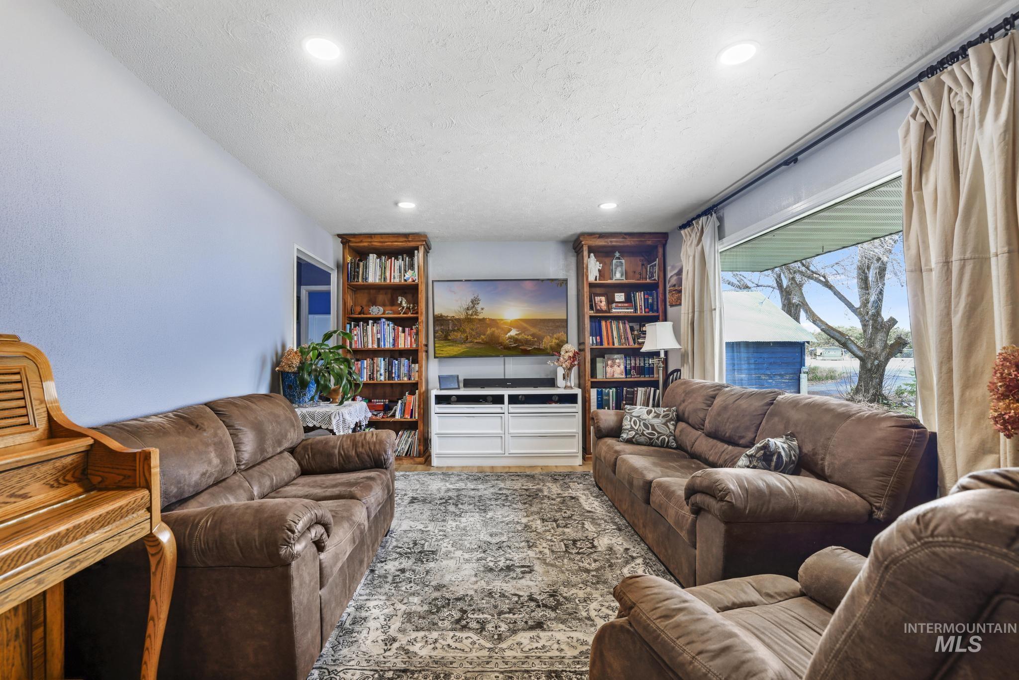 19591 Queens Crown Rd, Carey, Idaho 83320, 4 Bedrooms, 2 Bathrooms, Residential For Sale, Price $425,000,MLS 98985471