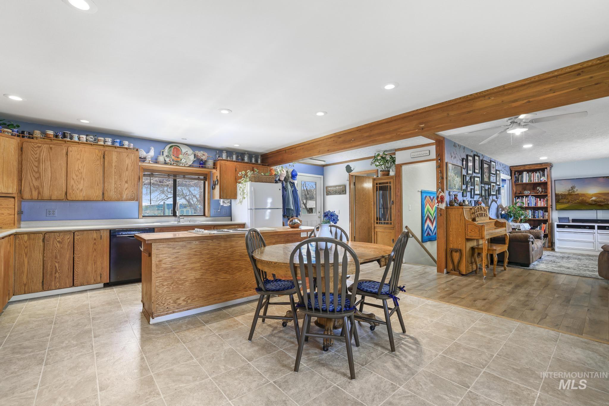 19591 Queens Crown Rd, Carey, Idaho 83320, 4 Bedrooms, 2 Bathrooms, Residential For Sale, Price $425,000,MLS 98985471