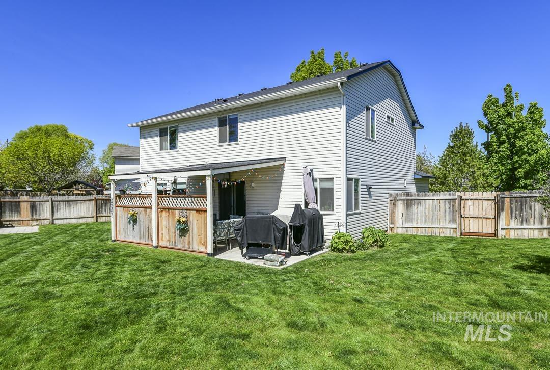 633 W Mulberry Loop, Nampa, Idaho 83686, 4 Bedrooms, 2.5 Bathrooms, Residential For Sale, Price $449,900,MLS 98985472