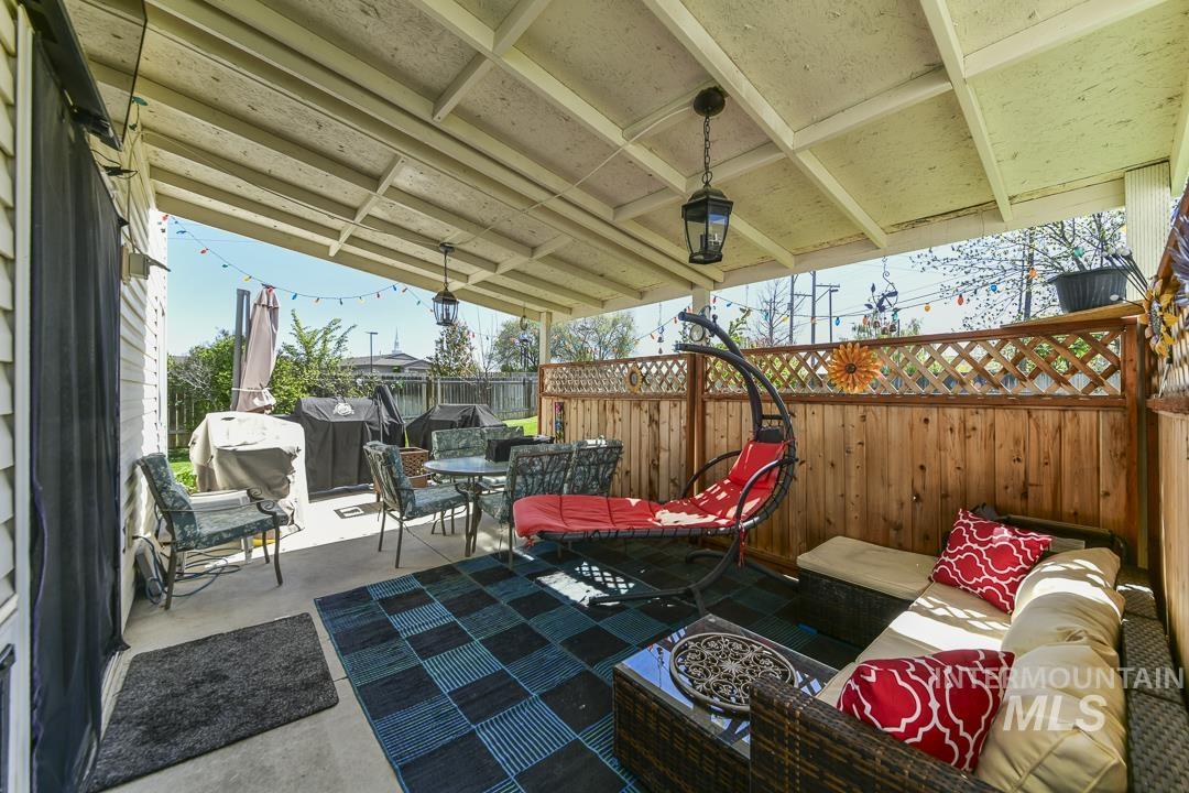 633 W Mulberry Loop, Nampa, Idaho 83686, 4 Bedrooms, 2.5 Bathrooms, Residential For Sale, Price $449,900,MLS 98985472