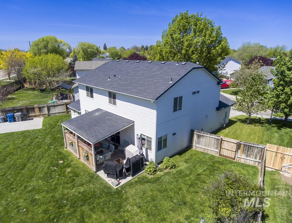 633 W Mulberry Loop, Nampa, Idaho 83686, 4 Bedrooms, 2.5 Bathrooms, Residential For Sale, Price $449,900,MLS 98985472