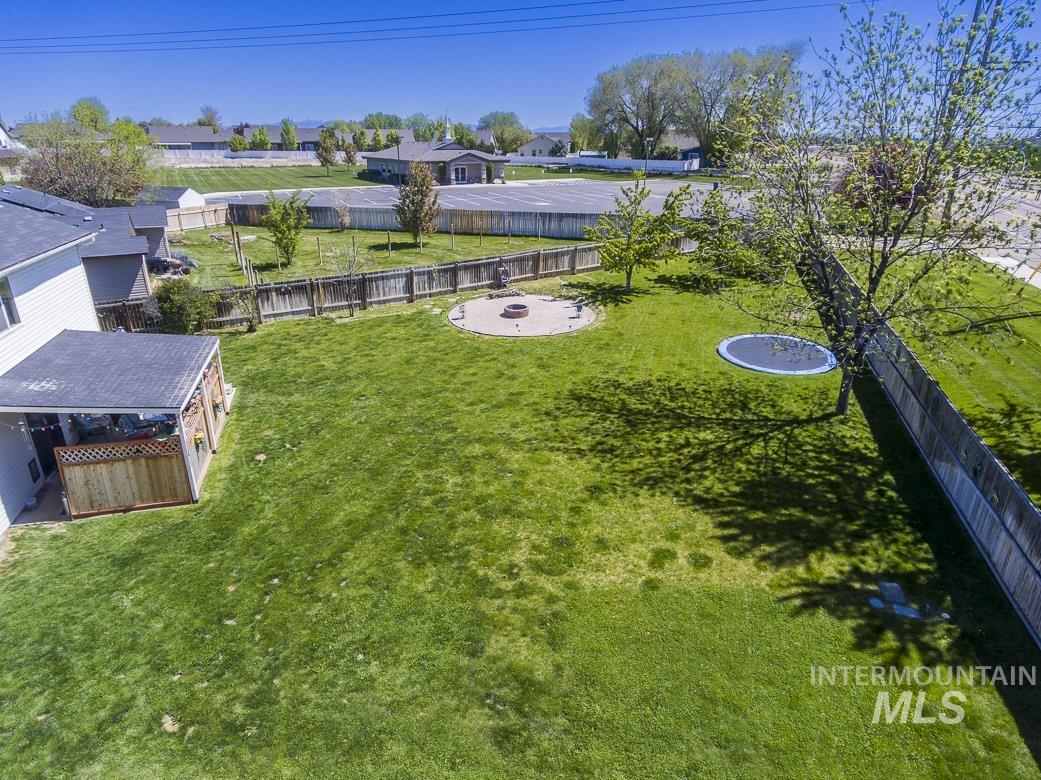 633 W Mulberry Loop, Nampa, Idaho 83686, 4 Bedrooms, 2.5 Bathrooms, Residential For Sale, Price $449,900,MLS 98985472