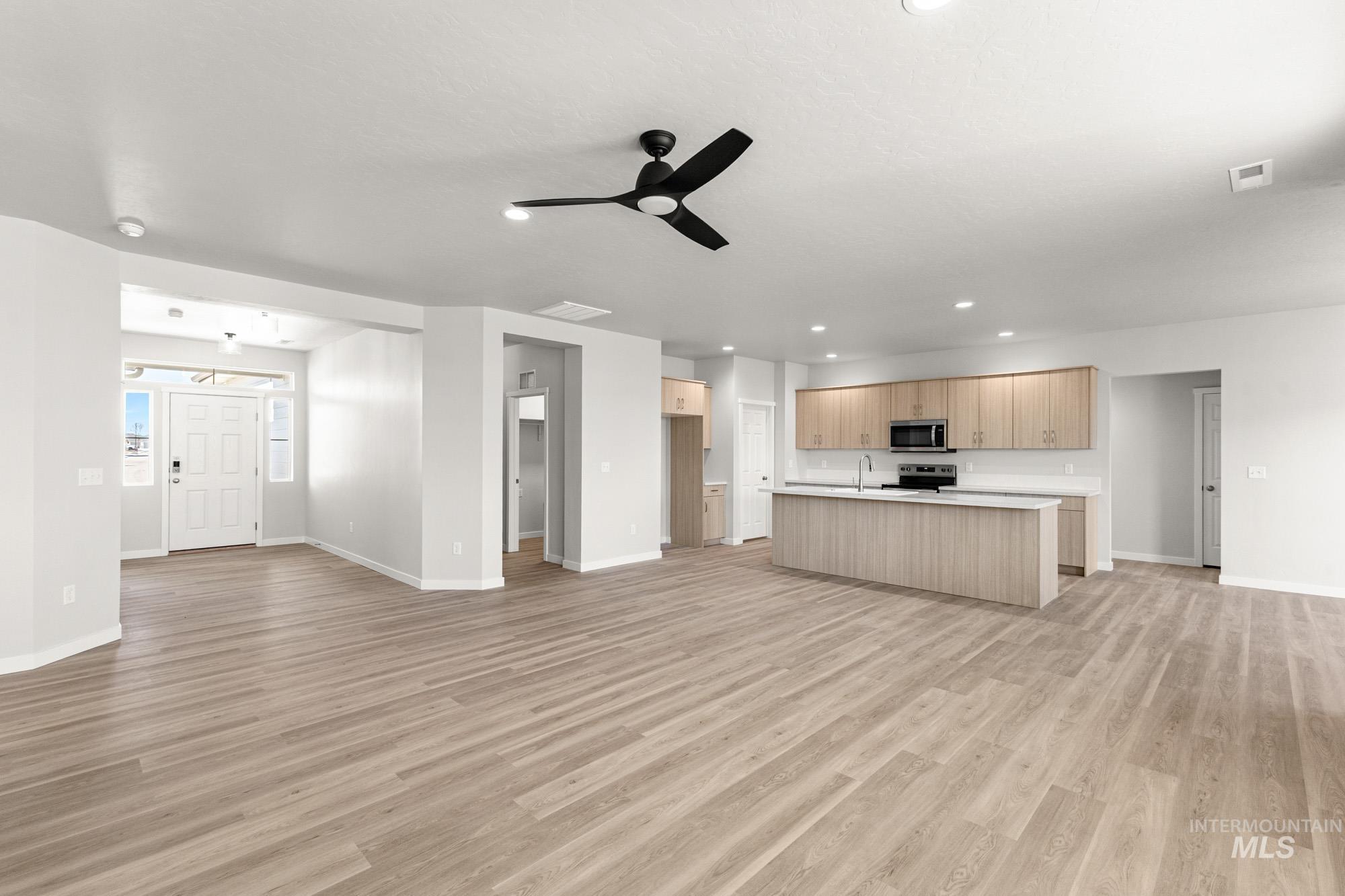 7079 E Marble Springs Dr, Nampa, Idaho 83687, 4 Bedrooms, 2 Bathrooms, Residential For Sale, Price $565,990,MLS 98985473