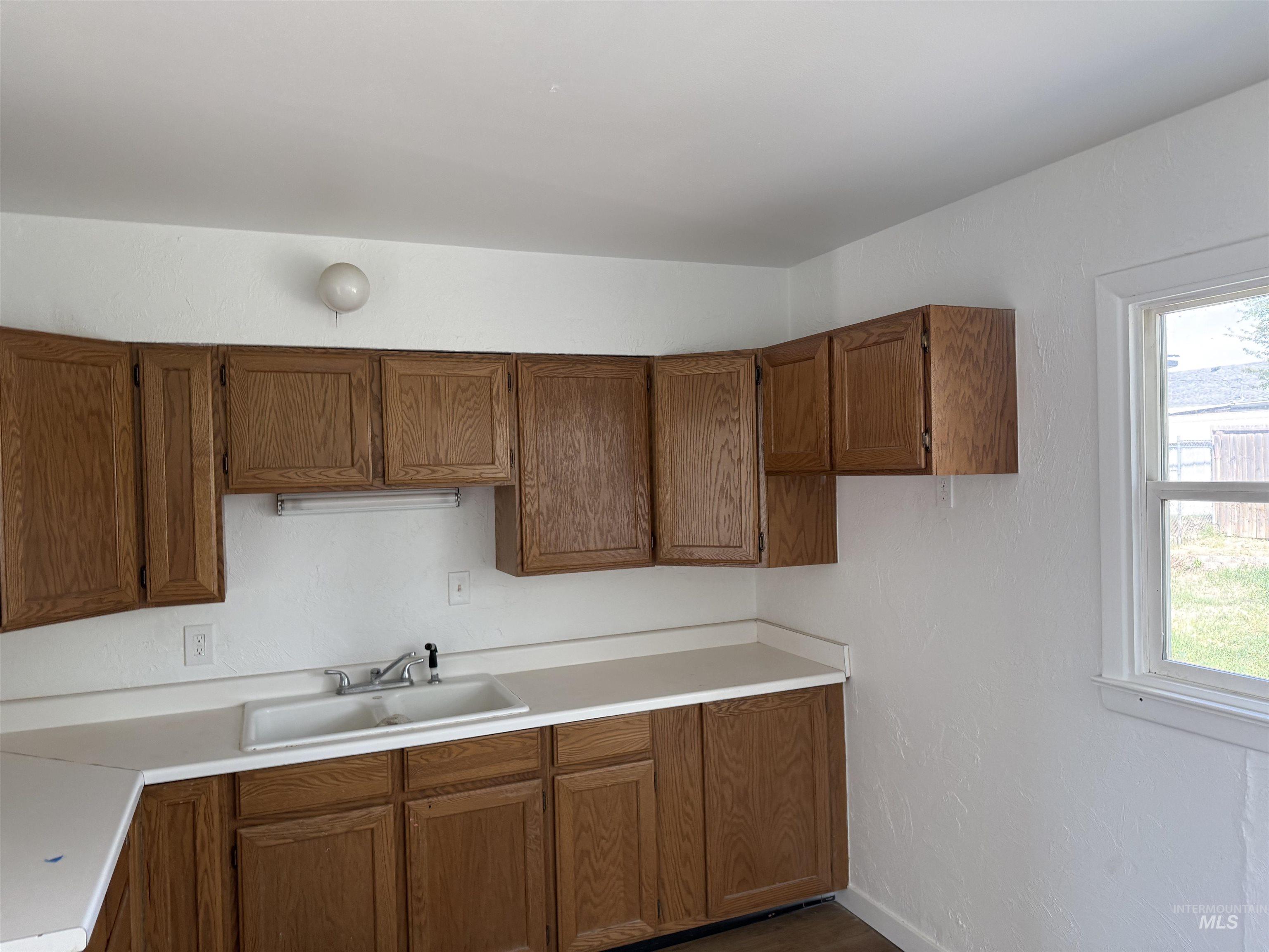916 Howard, Pocatello, Idaho 83201, 2 Bedrooms, 1 Bathroom, Residential For Sale, Price $234,900,MLS 98985474
