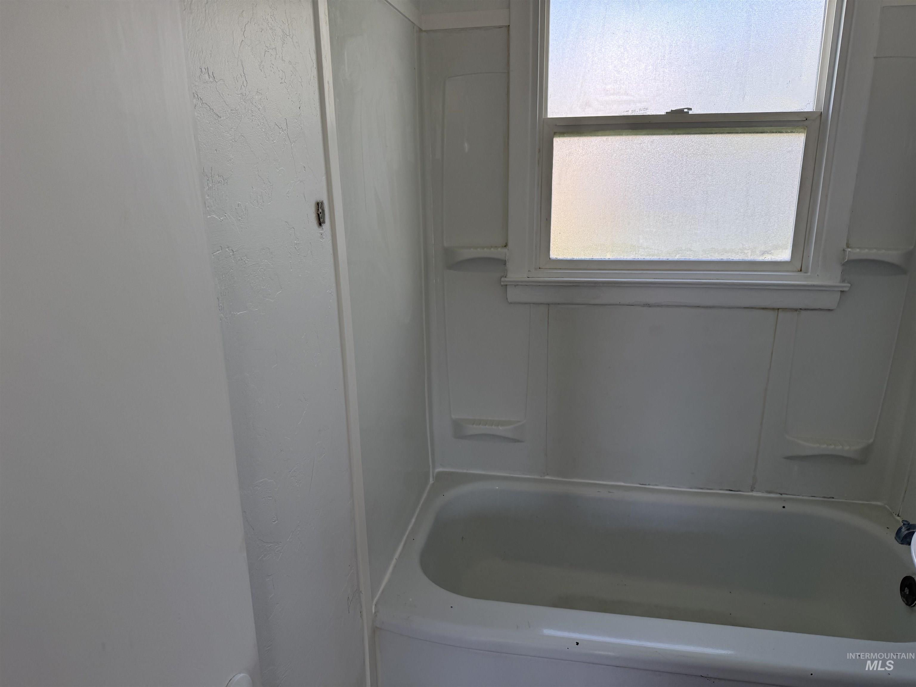 916 Howard, Pocatello, Idaho 83201, 2 Bedrooms, 1 Bathroom, Residential For Sale, Price $234,900,MLS 98985474