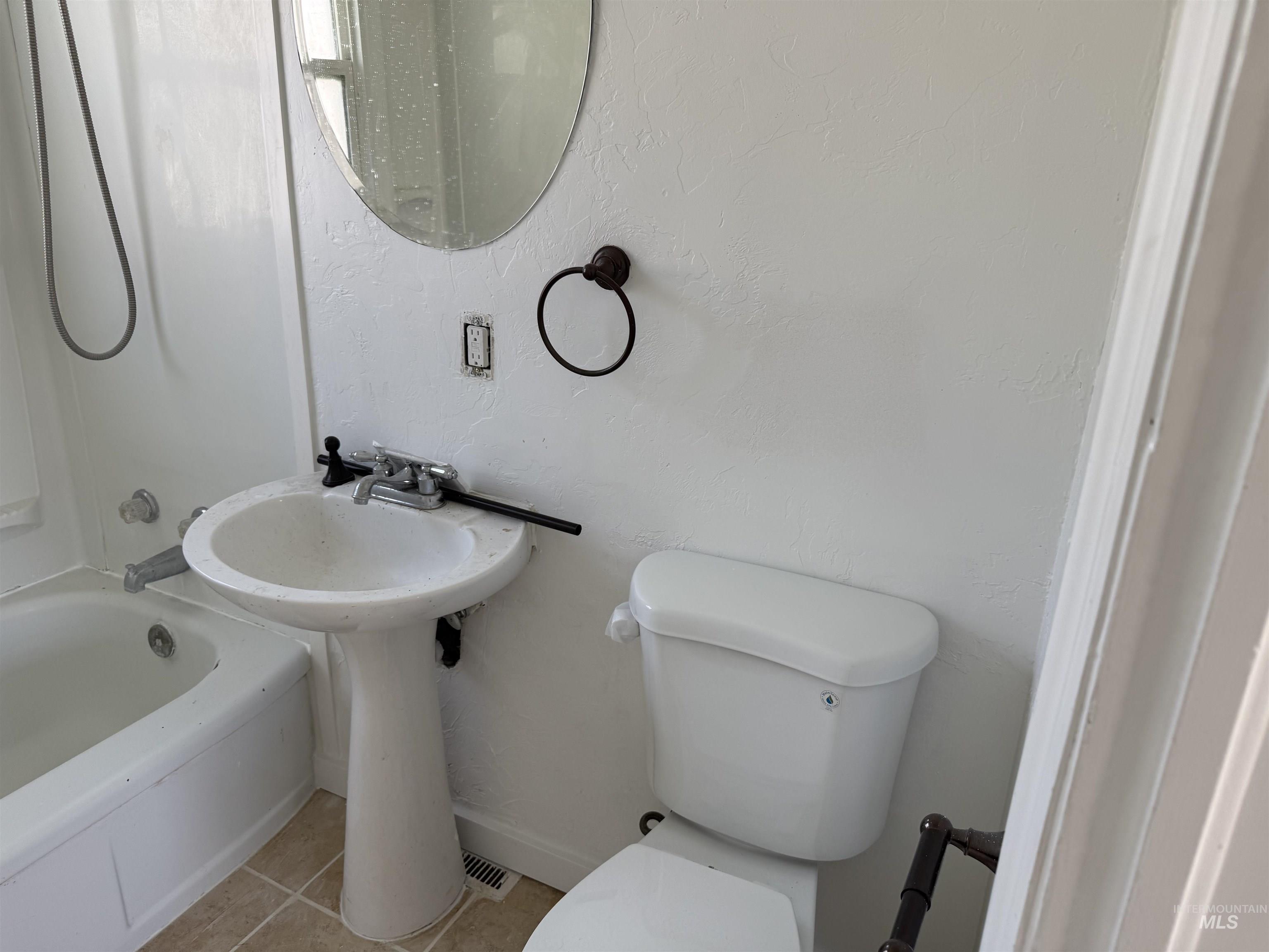 916 Howard, Pocatello, Idaho 83201, 2 Bedrooms, 1 Bathroom, Residential For Sale, Price $234,900,MLS 98985474