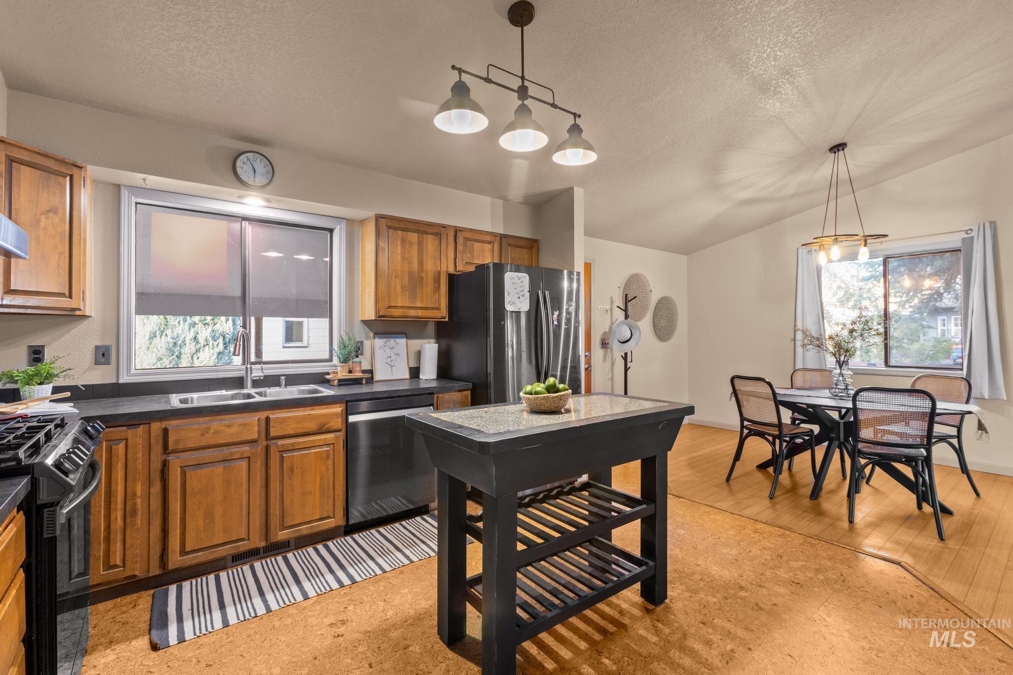 2315 N 23rd St, Boise, Idaho 83702-0528, 2 Bedrooms, 2 Bathrooms, Residential For Sale, Price $714,800, 98985481