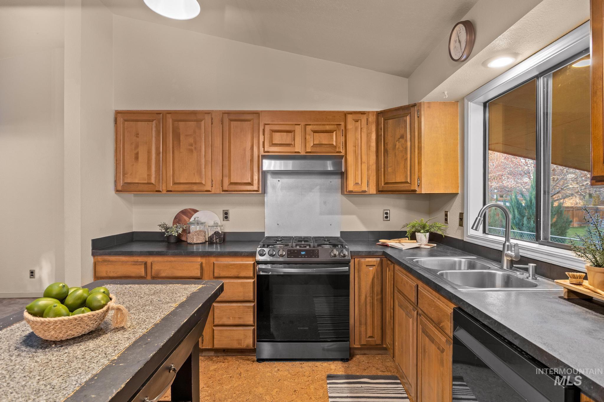2315 N 23rd St, Boise, Idaho 83702-0528, 2 Bedrooms, 2 Bathrooms, Residential For Sale, Price $714,800, 98985481